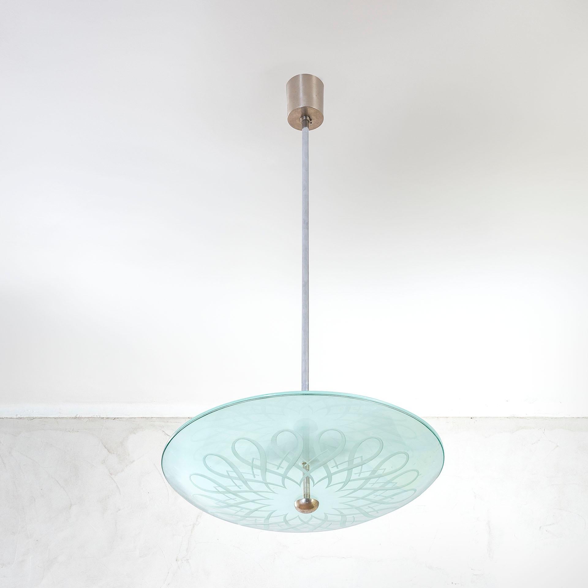 Personalità eclettica, fin dagli esordi è stato attivo nei campi dell'architettura, della pittura, della grafica e della scenografia. Si è laureato in architettura al Politecnico di Milano nel 1920. In 1926 he founded-with editor Gianni