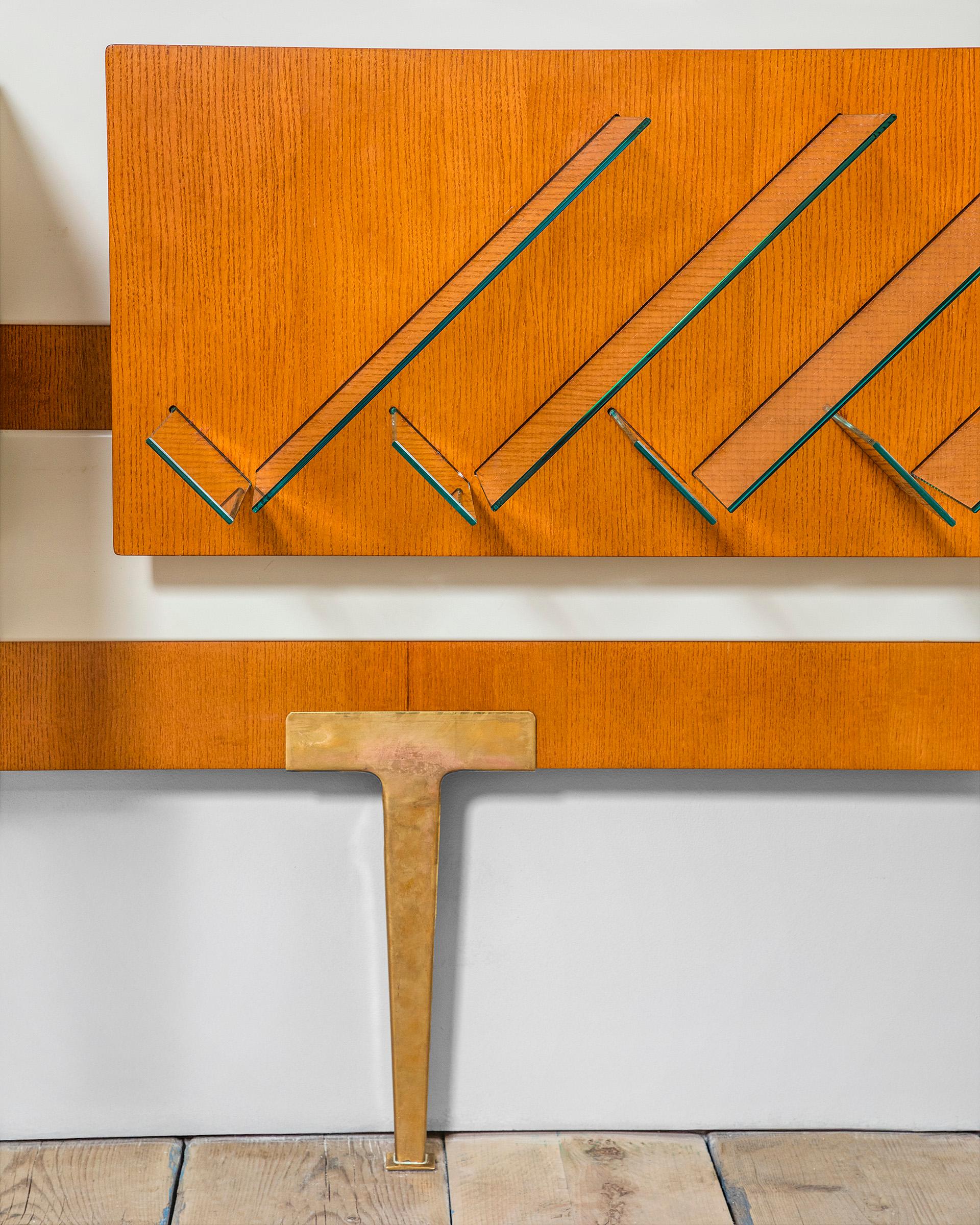 20th Century, Gio Ponti for Giordano Chiesa Illuminated Organized Wall (Mid-20th Century) im Angebot