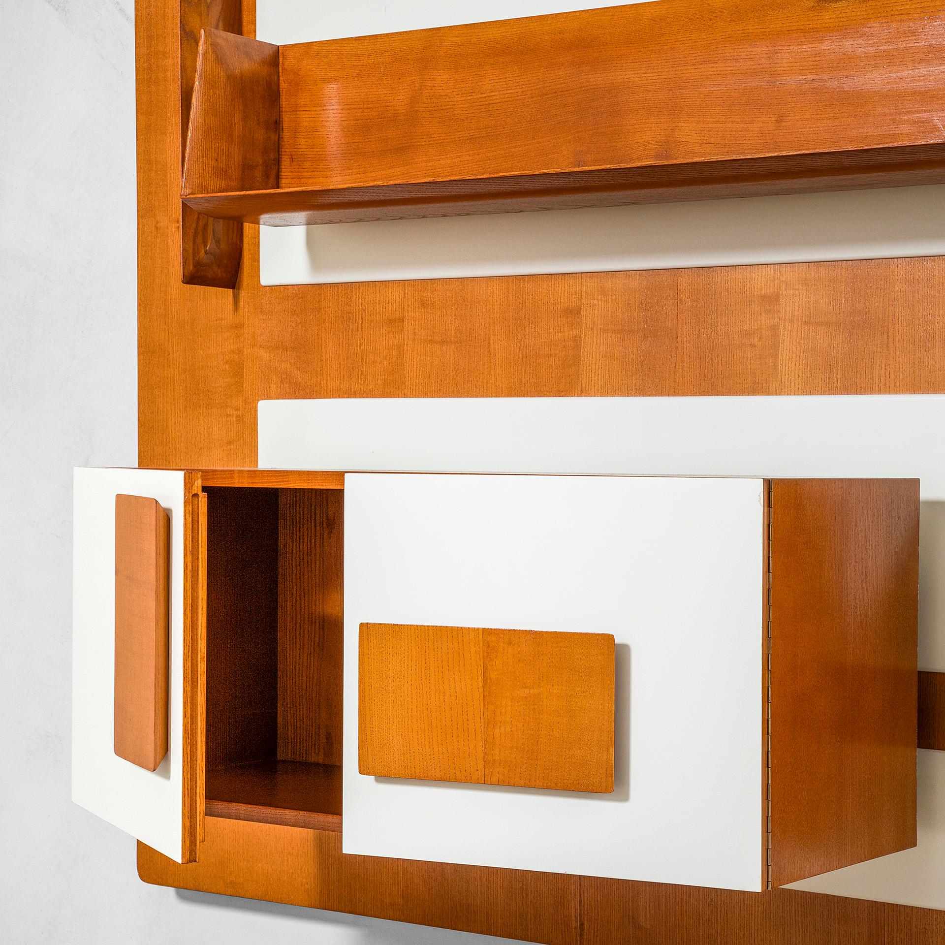 20th Century, Gio Ponti for Giordano Chiesa Illuminated Organized Wall (Glas) im Angebot