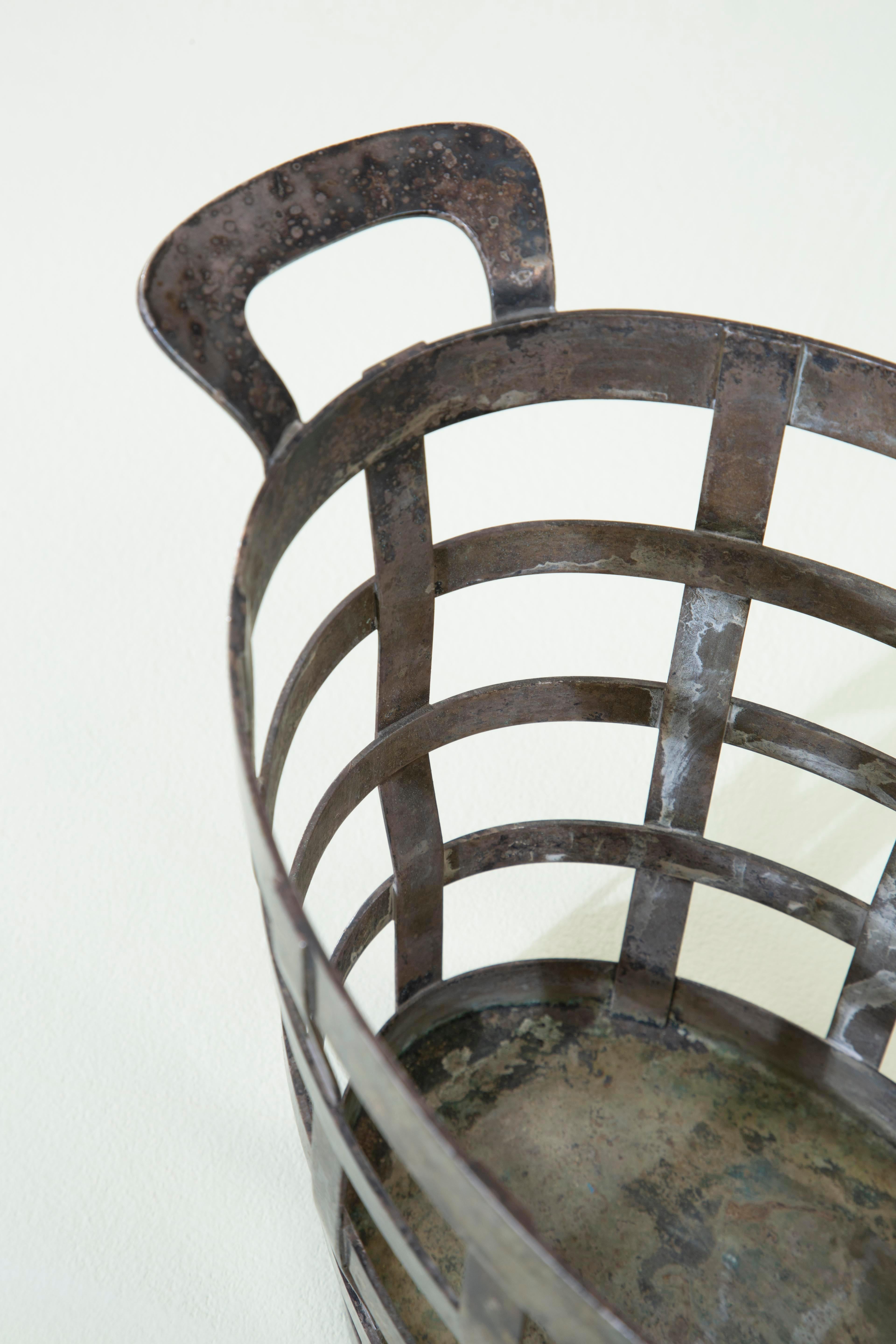 XX secolo, Gio Ponti per Krupp Cestino decorativo in metallo 1930 in vendita 5