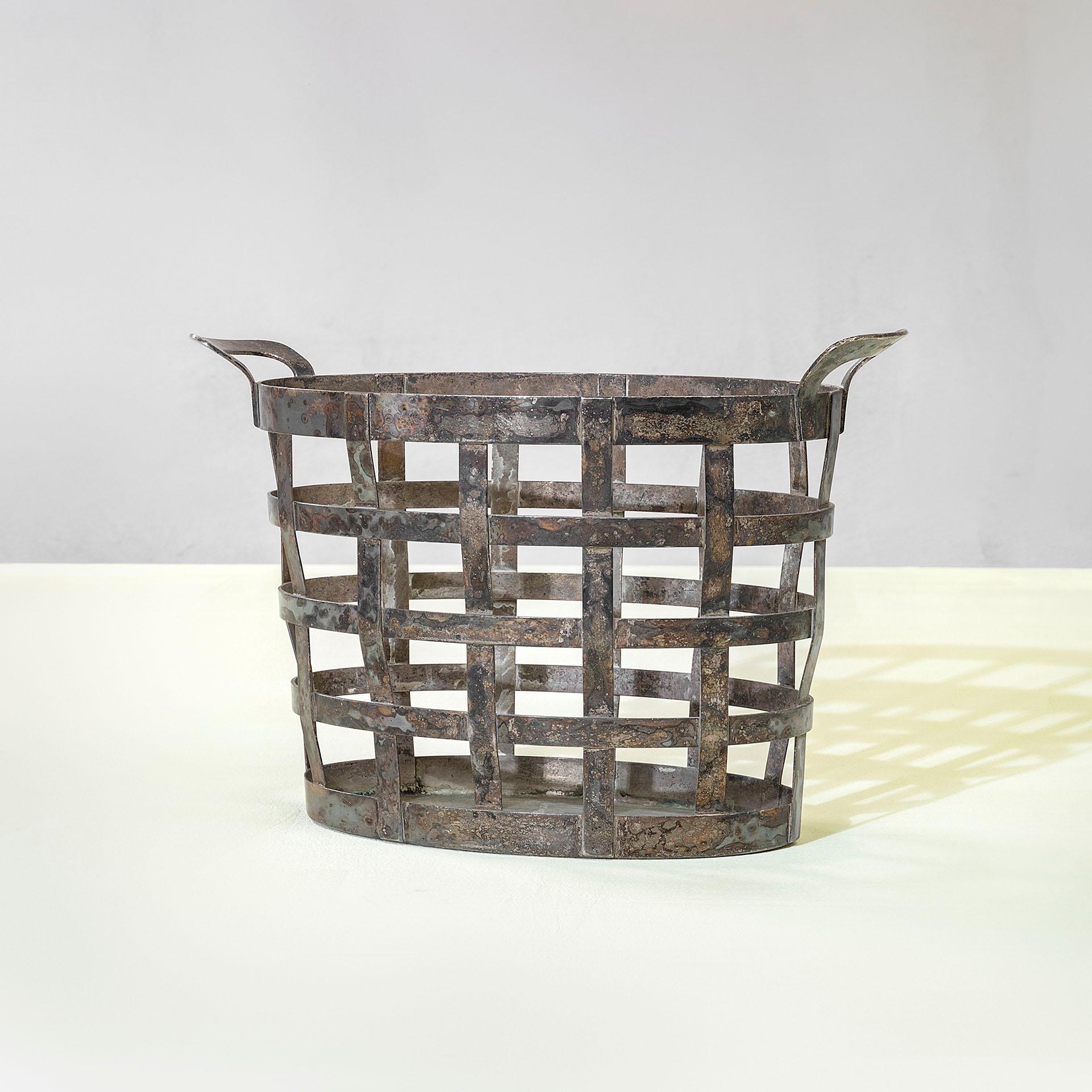 Mid-Century moderno XX secolo, Gio Ponti per Krupp Cestino decorativo in metallo 1930 in vendita