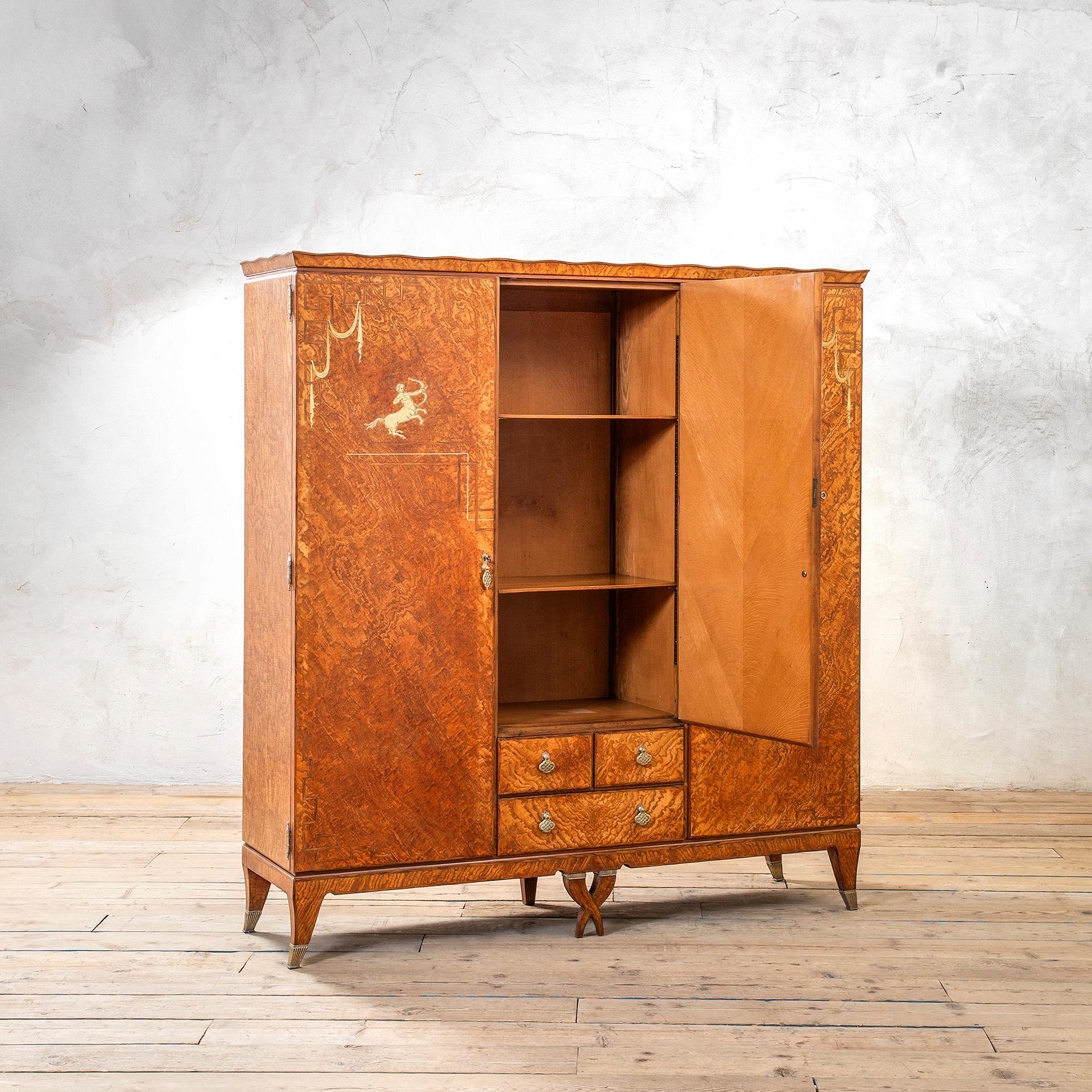 Mid-Century moderno 20th Century, Gio Ponti for Lietti Wooden Armoire in vendita