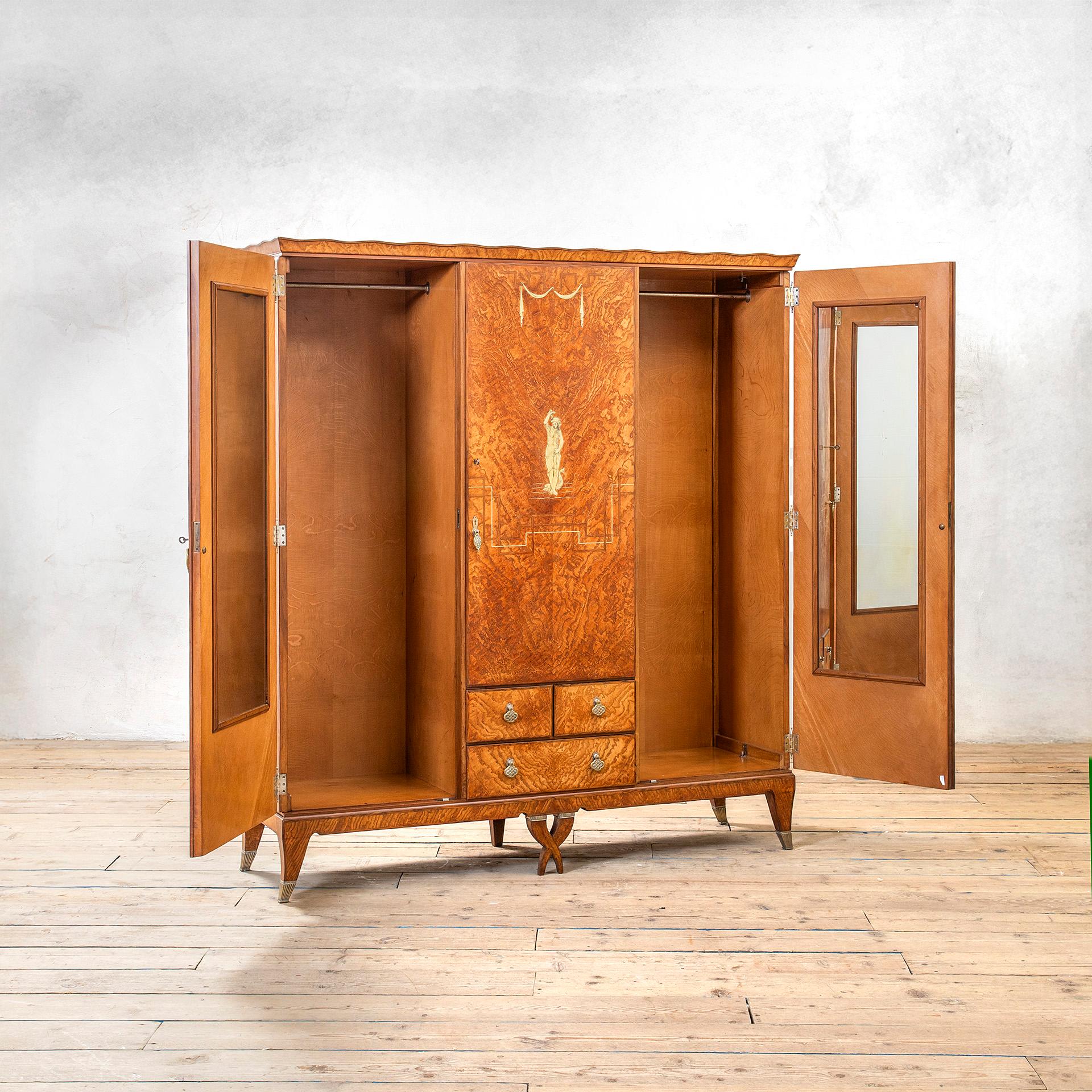 Italian 20th Century, Gio Ponti for Lietti Wooden Armoire in vendita