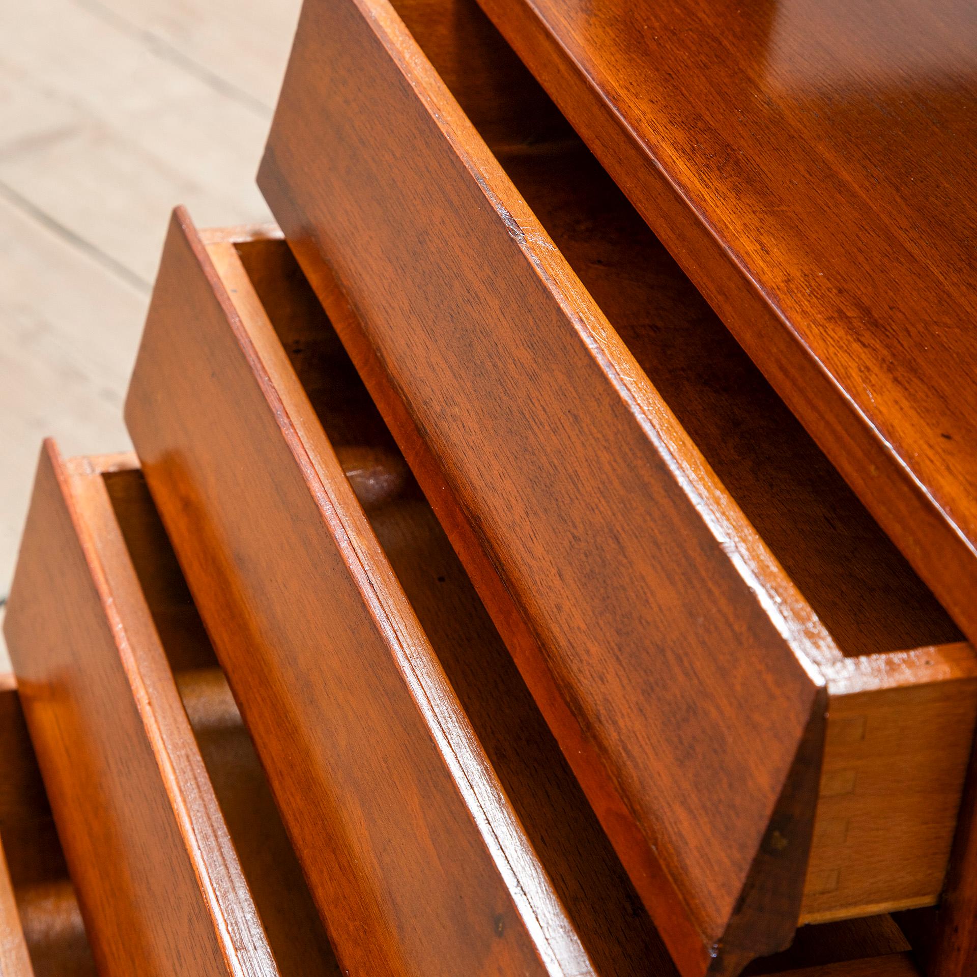 20. Jahrhundert, Gio Ponti für Schirolli Holzschreibtisch (Mid-20th Century) im Angebot