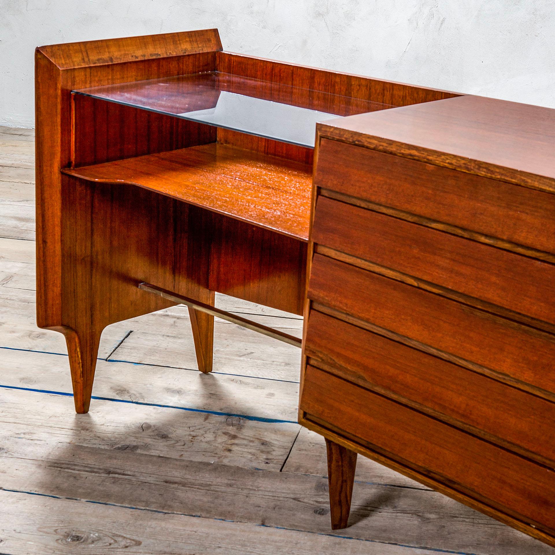 Mid-Century Modern 20th Century Gio Ponti Sideboard in Wood with Drawers and Storage for Dassi, 50s For Sale