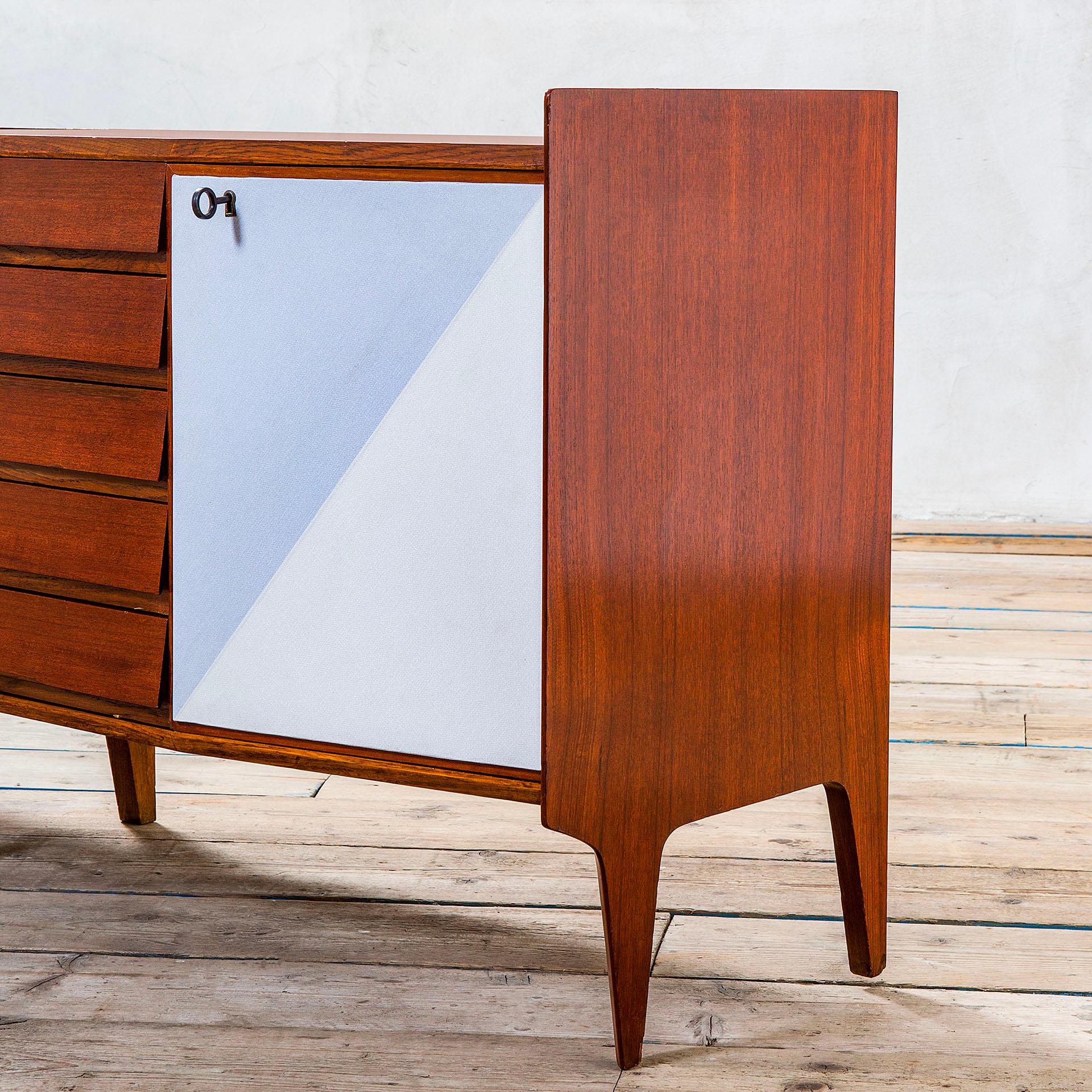 20th Century Gio Ponti Sideboard in Wood with Drawers and Storage for Dassi, 50s In Good Condition For Sale In Turin, Turin