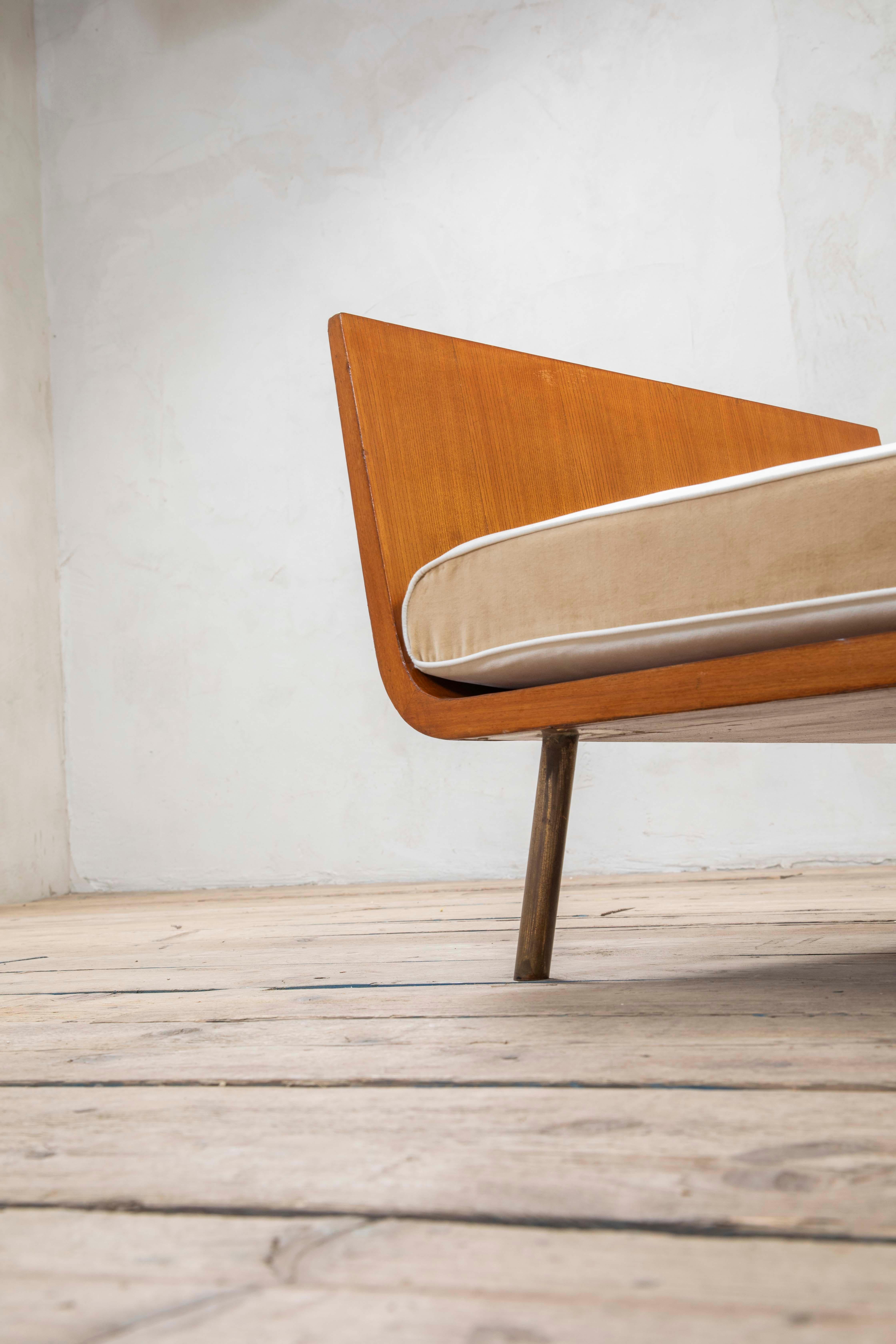 20th Century, Gio Ponti Wooden and fabric Bench in vendita 3