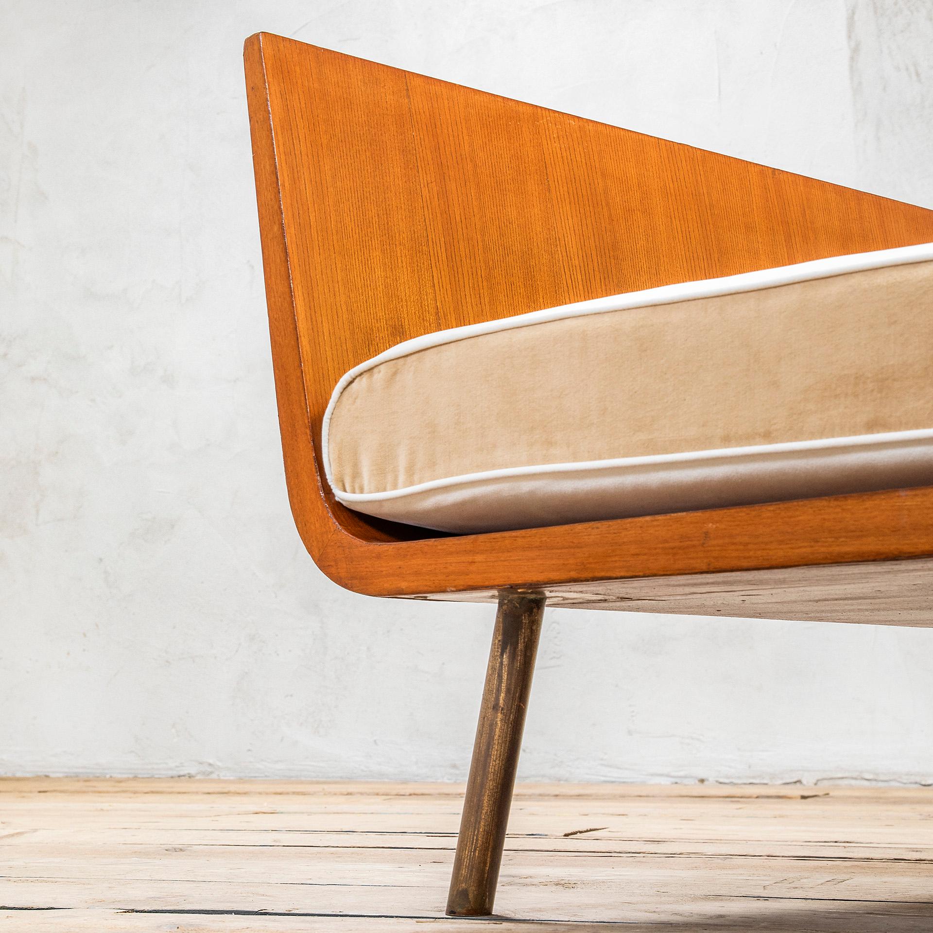 20th Century, Gio Ponti Wooden and fabric Bench (Stoff) im Angebot