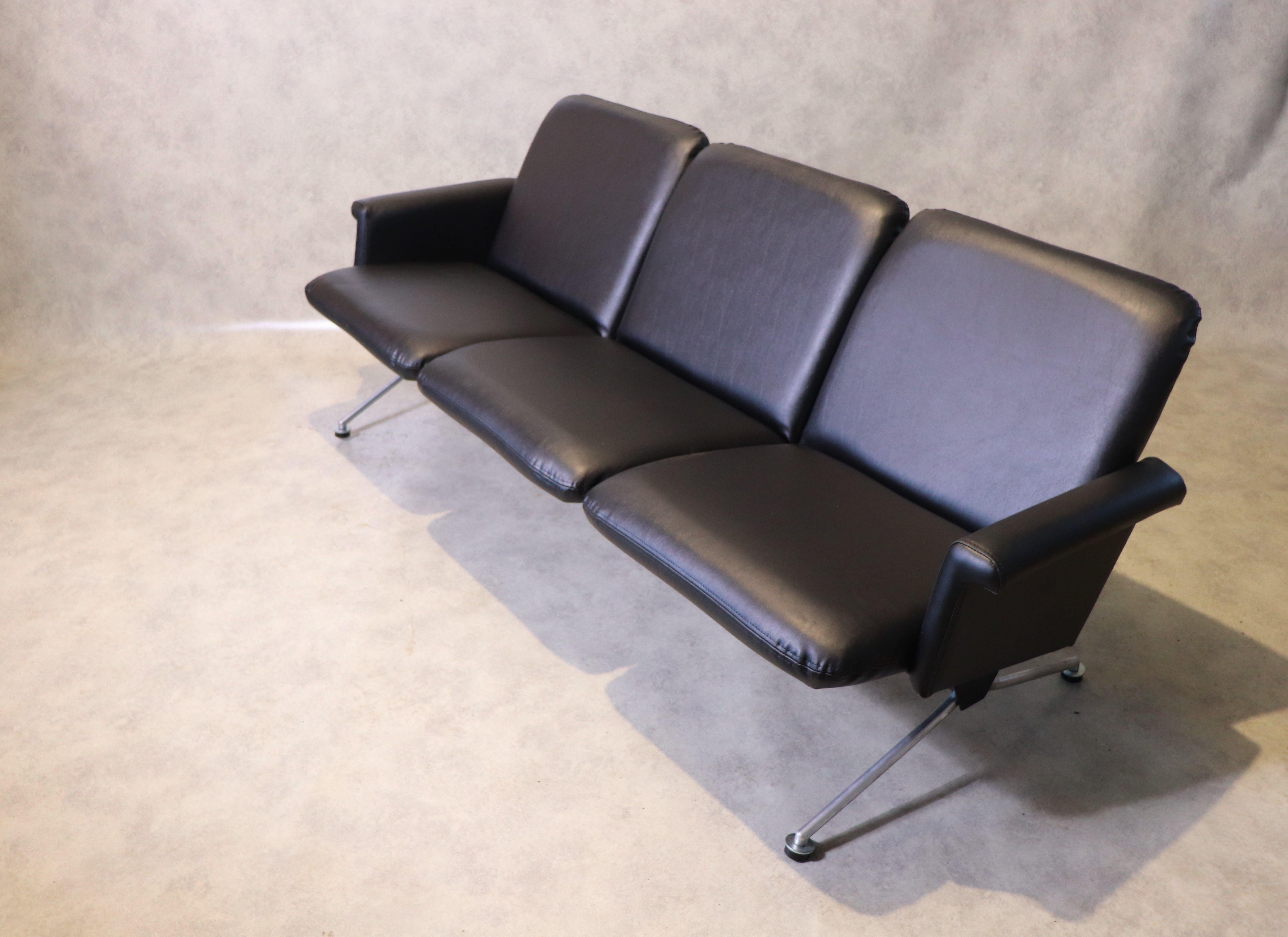 Metal 20th Century Gispen Black Sofa 1715 by Andre Cordemeyer, 1961
