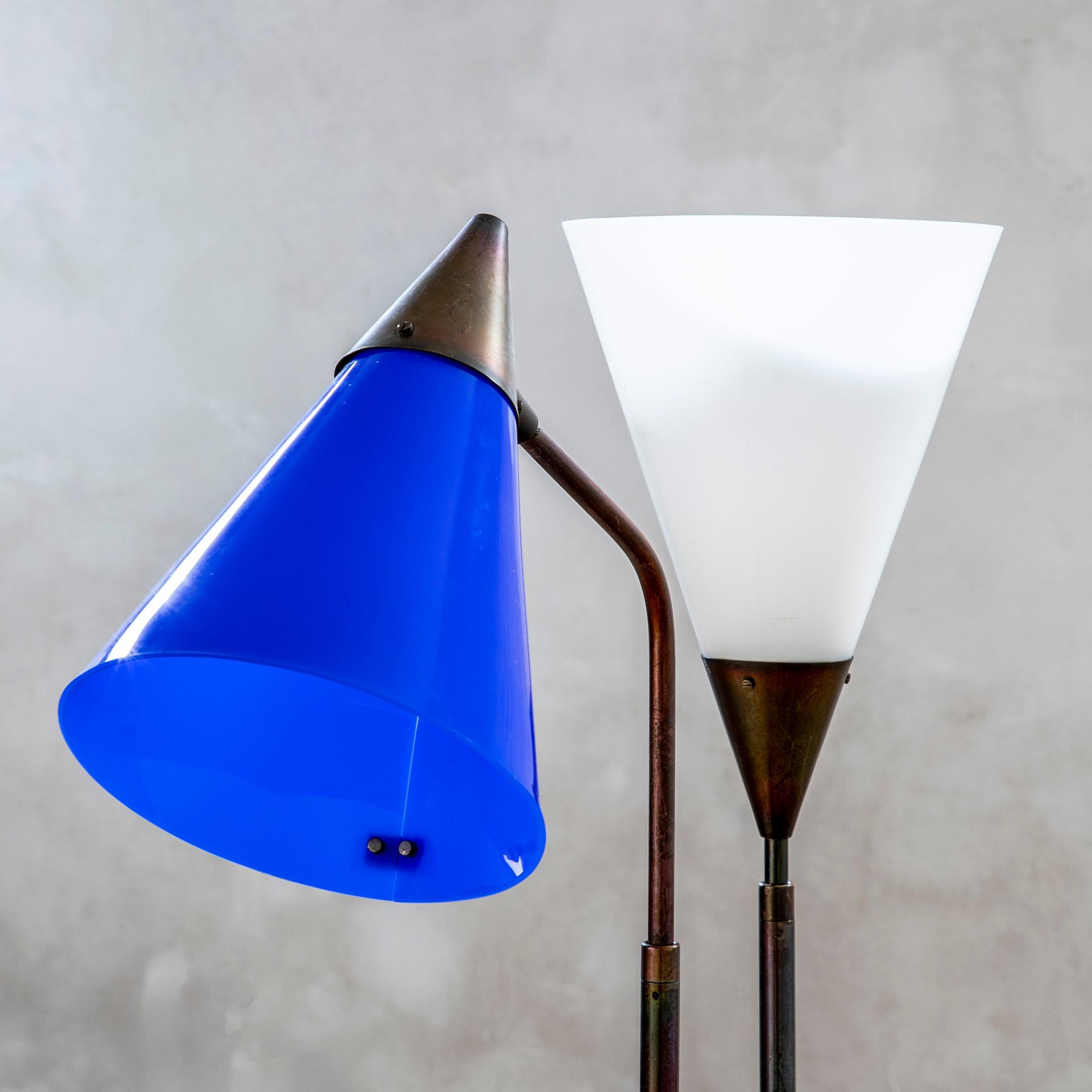 20th Century, Giuseppe Ostuni for Oluce Floor Lamp In condizioni buone in vendita a Turin, Turin