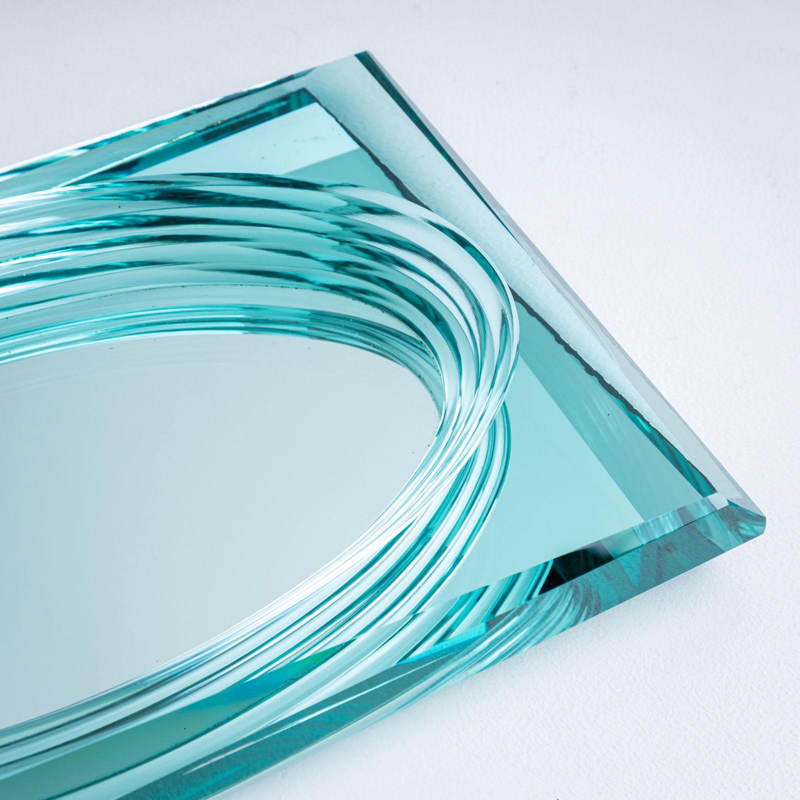 20° secolo  Centrotavola in vetro nello stile di Fontana Arte, Italia In condizioni buone in vendita a New York, NY