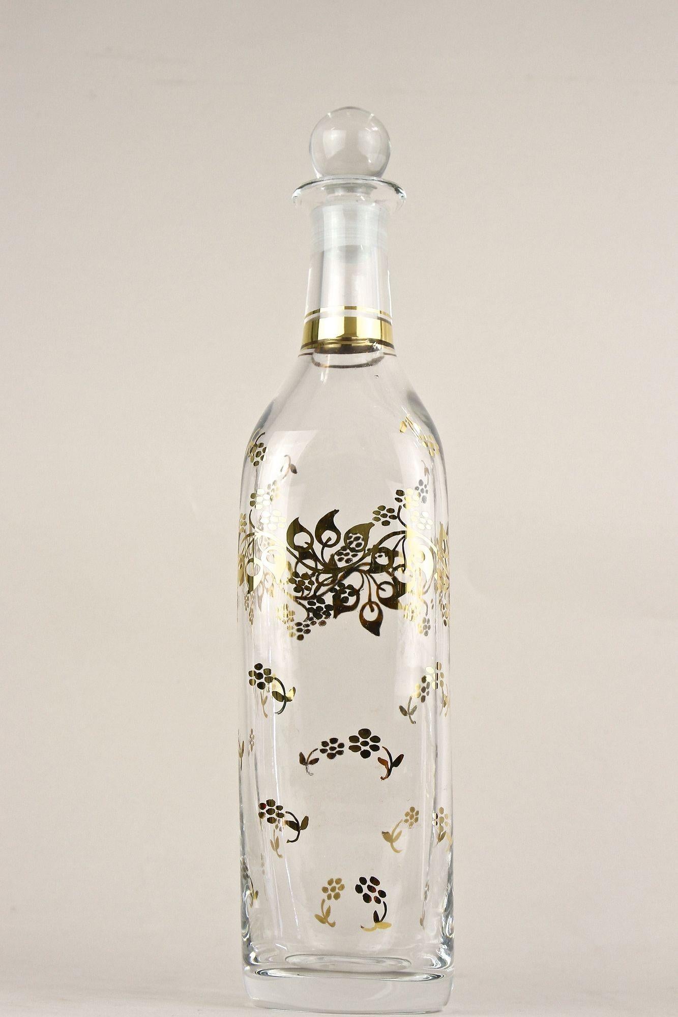 20th Century Glass Decanter/ Bottle With Golden Floral Patterns, AT ca. 1920 For Sale 1