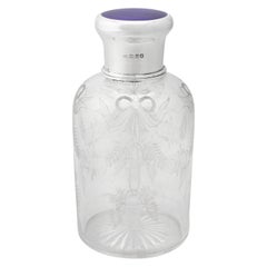Botella de colonia de vidrio esmaltado y plata de ley del siglo XX