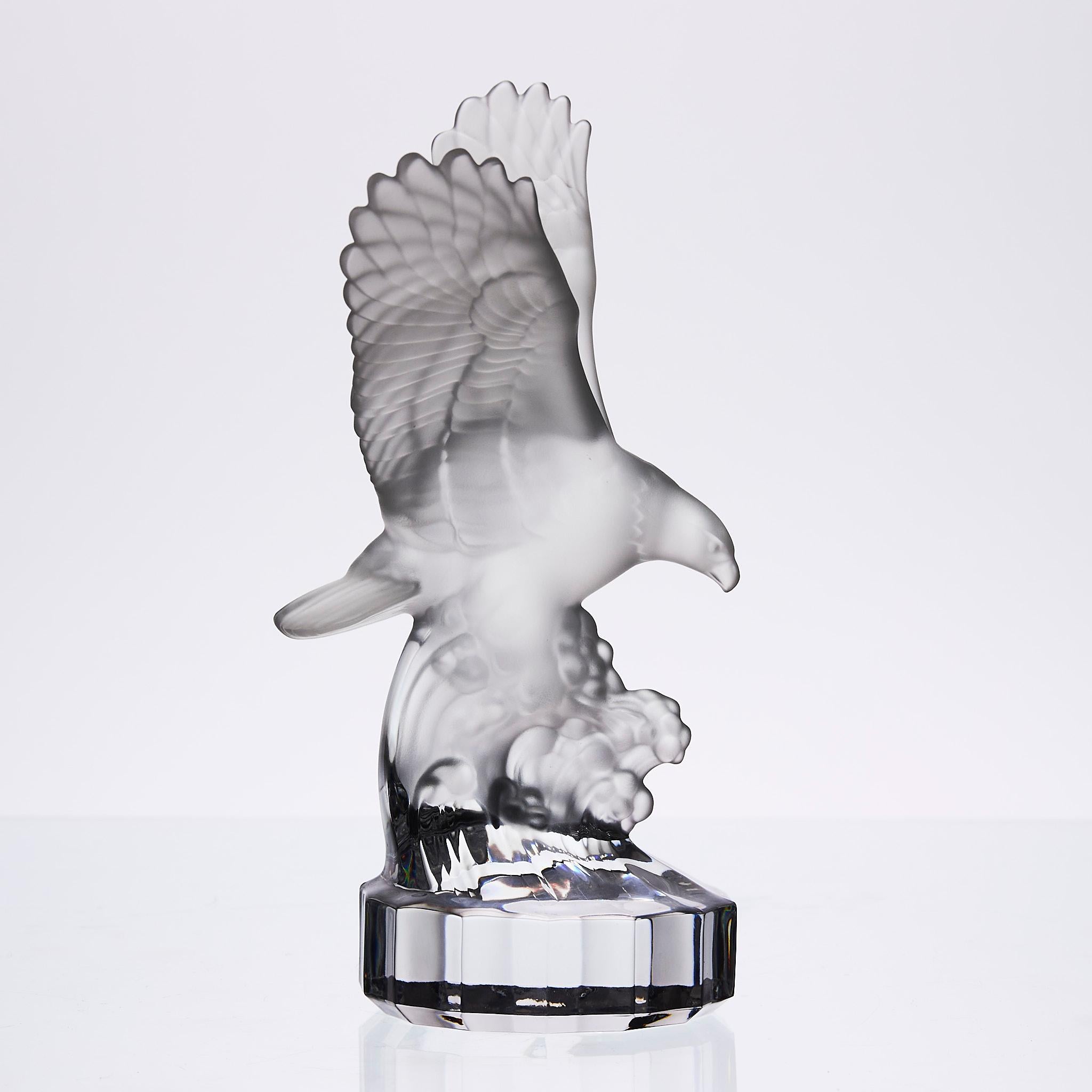 Glasskulptur mit dem Titel „Eagle“ von Goebel Glass aus dem 20. Jahrhundert (Deutsch) im Angebot