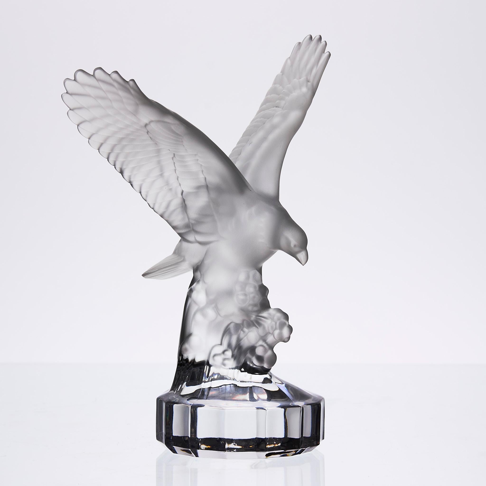 Glasskulptur mit dem Titel „Eagle“ von Goebel Glass aus dem 20. Jahrhundert (Geformt) im Angebot
