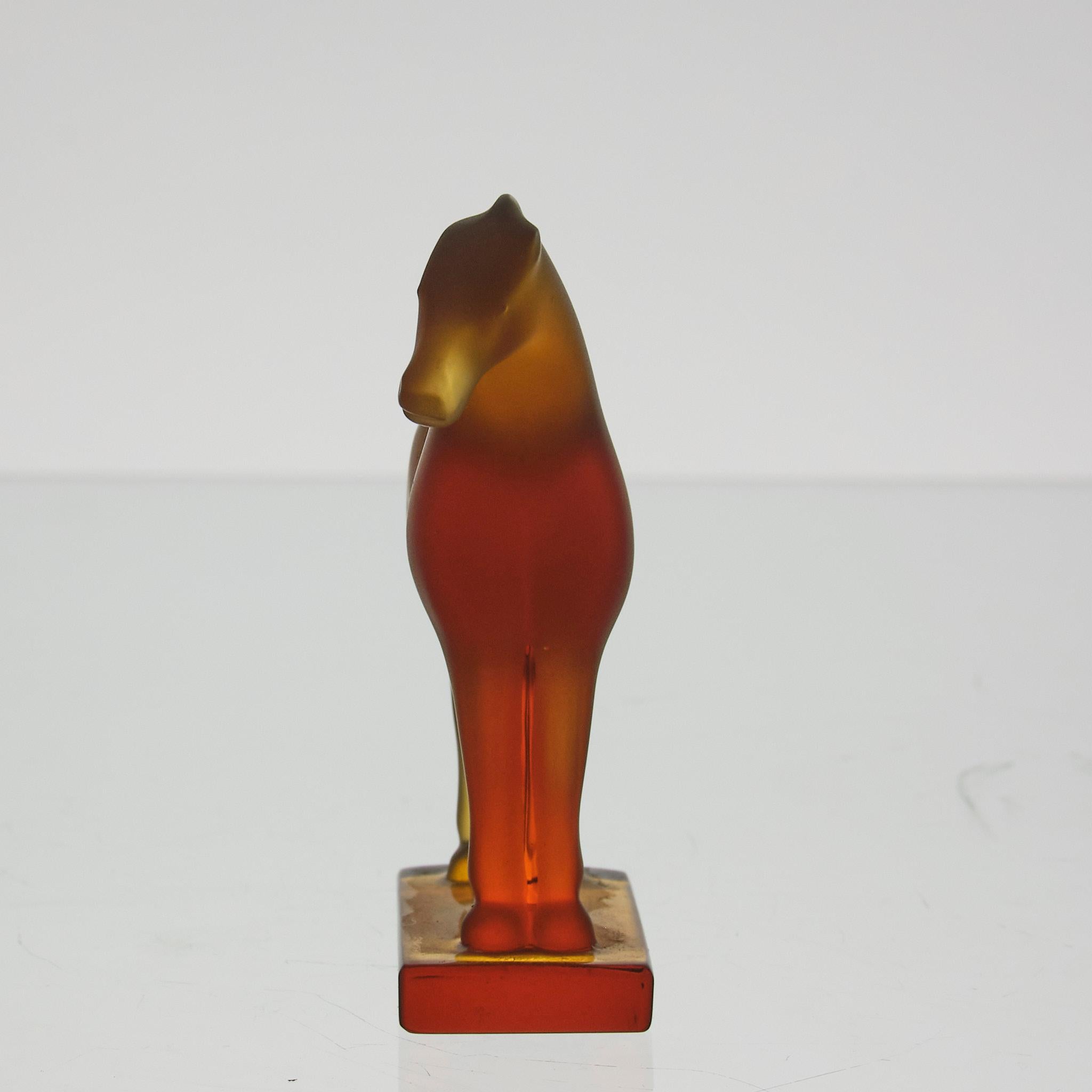 Français Sculpture en verre du 20e siècle intitulée « Chevalang Horse » de Marc Lalique en vente
