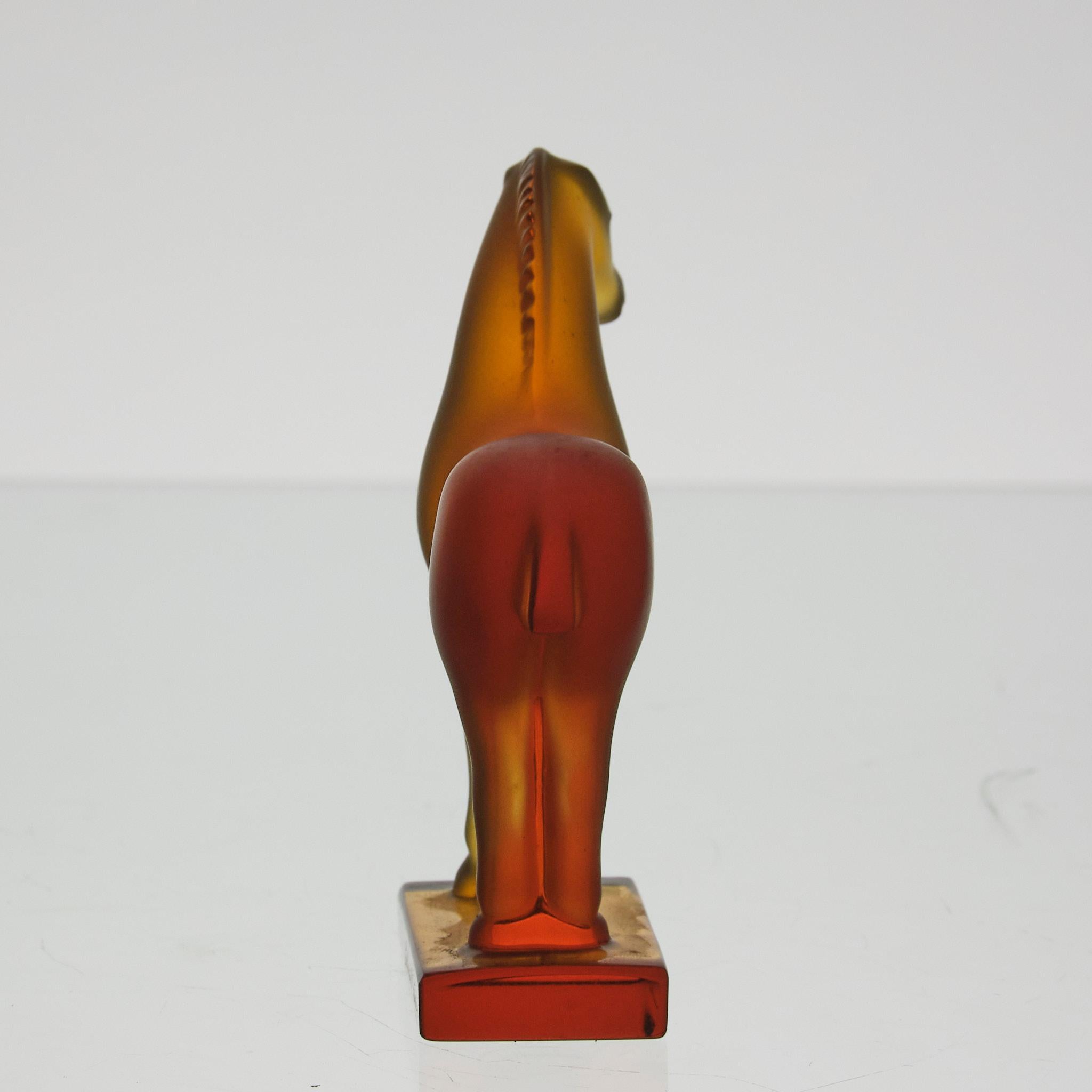 Verre Sculpture en verre du 20e siècle intitulée « Chevalang Horse » de Marc Lalique en vente