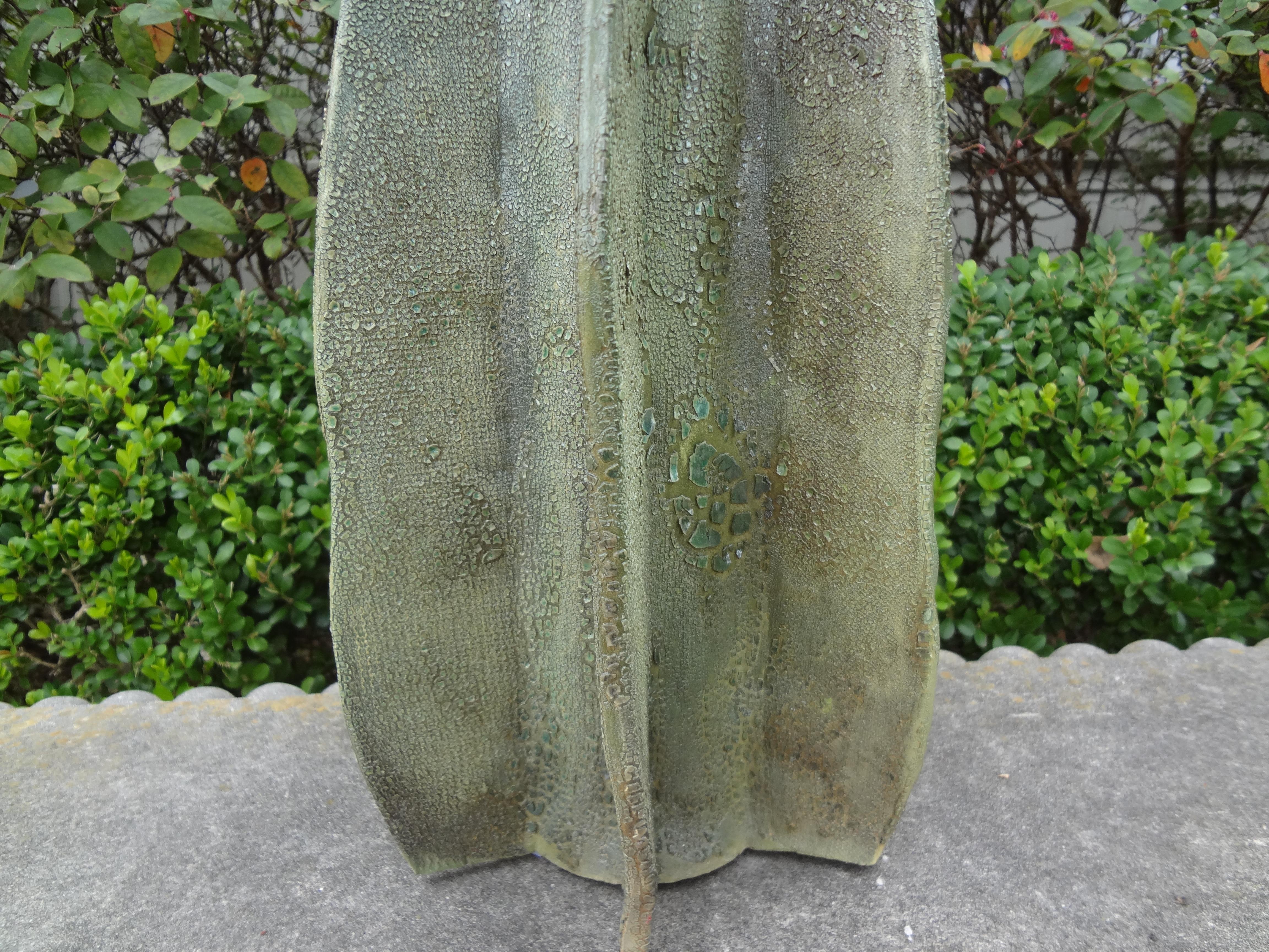 Kaktusvase aus glasierter Keramik (Hollywood Regency) im Angebot