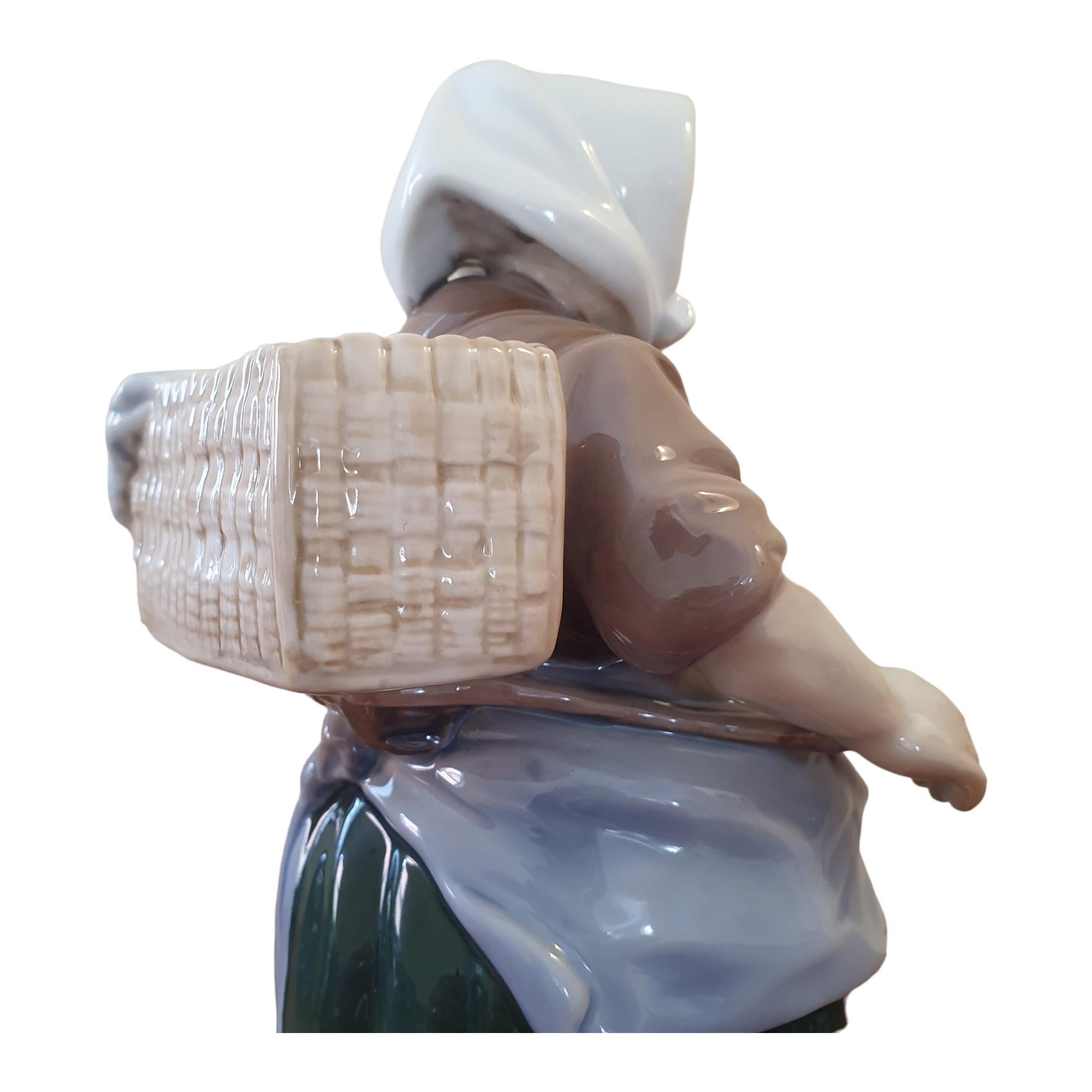 20th century glazed Porcelain Fishermans Wife figurine For Sale 3