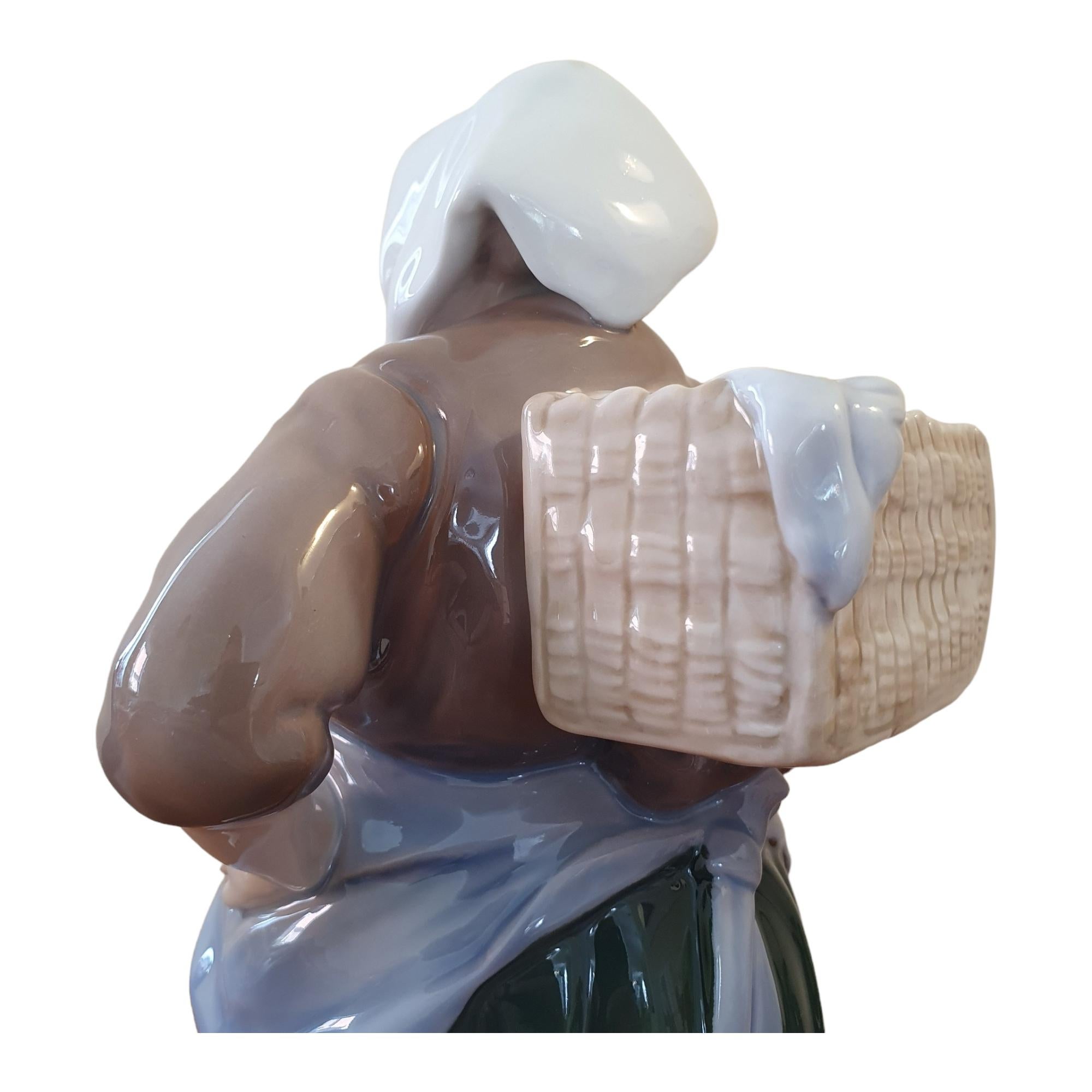 20th century glazed Porcelain Fishermans Wife figurine For Sale 4
