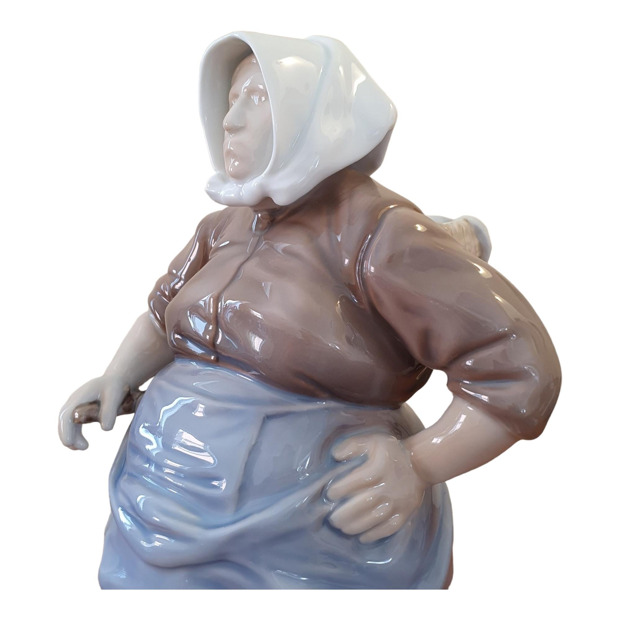 20th century glazed Porcelain Fishermans Wife figurine For Sale 5