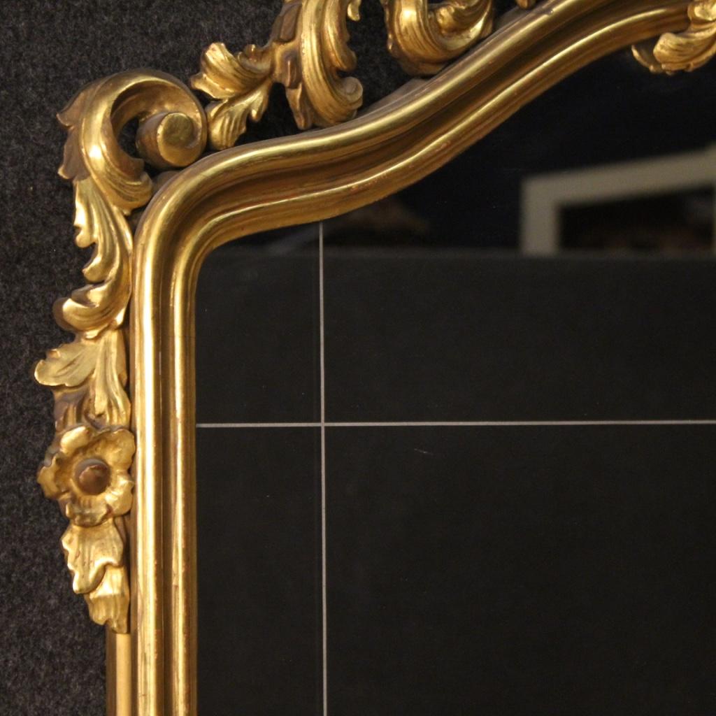 20th Century Gold and Carved Wood Italian Mirror, 1960 1