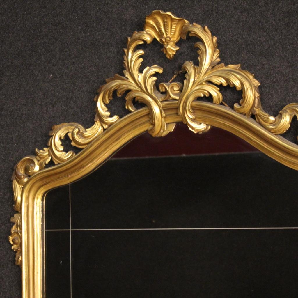 20th Century Gold and Carved Wood Italian Mirror, 1960 4