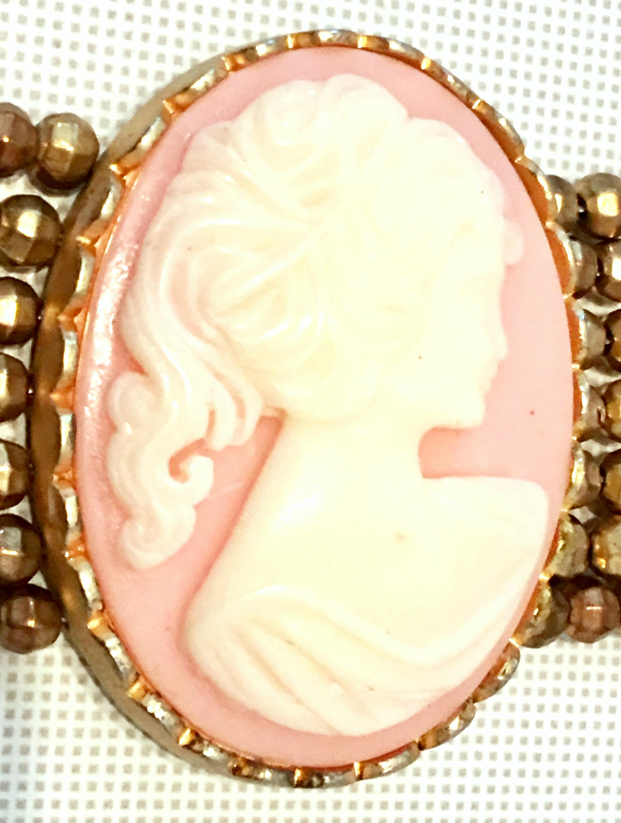 20th Century Gold Bead & Carved Lucite Cameo Choker Style Necklace For Sale 3