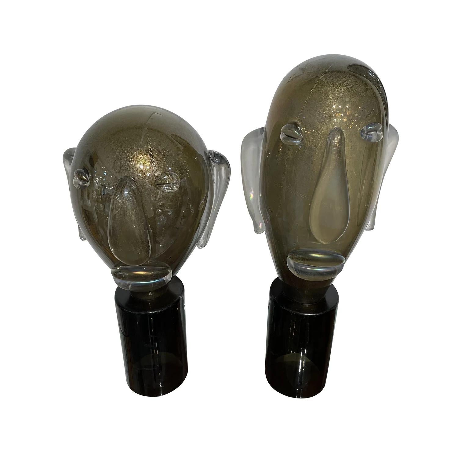 Hand-Crafted 20th Century Gold-Black Italian Pair of Smoked Murano Glass Sculpture Heads For Sale