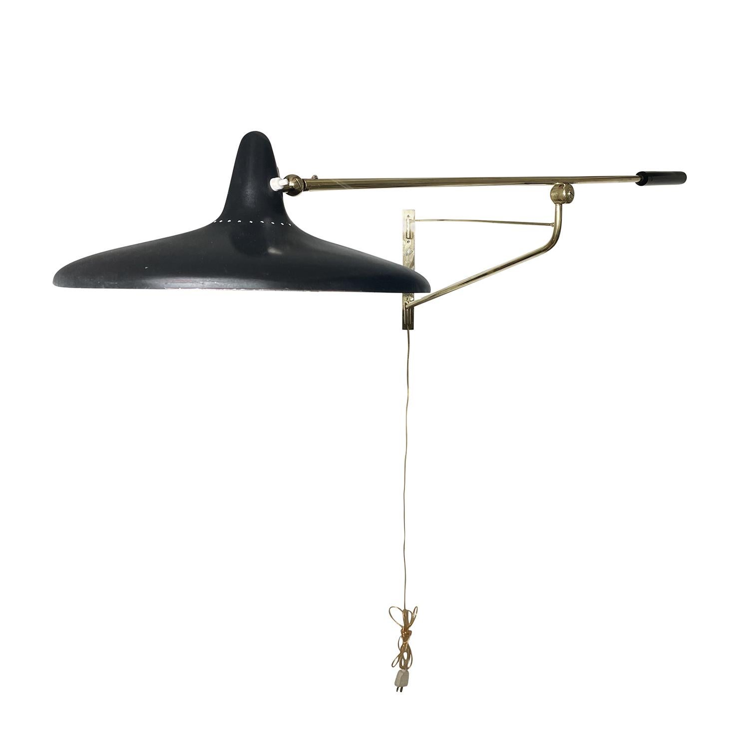 20th Century Gold Italian Brass Adjustable Reading Wall Lamp, Light by Stilnovo For Sale 1