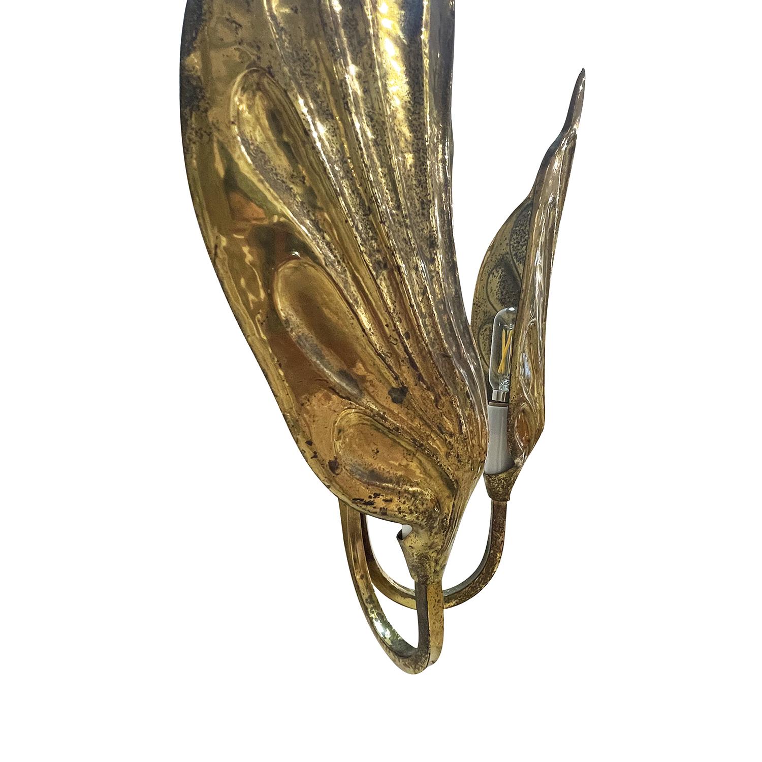 20th Century Gold Italian Gilded Metal Double-Arm Wall Sconce by Tommaso Barbi For Sale 1