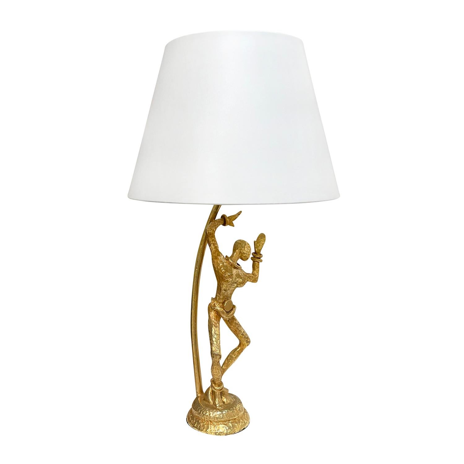 Hand-Crafted 20th Century Gold Italian Single Vintage Sculptural Gilded Bronze Table Lamp For Sale