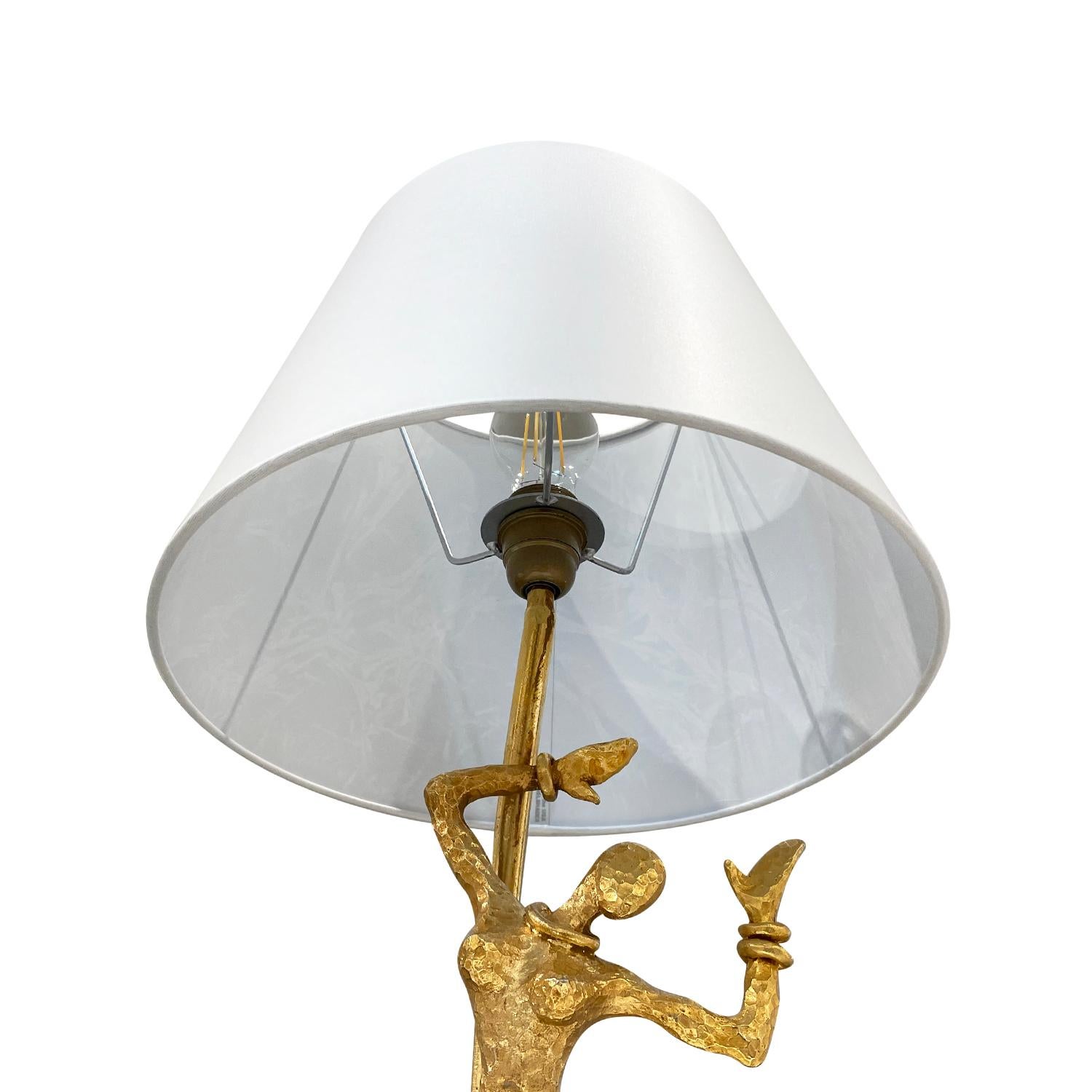 20th Century Gold Italian Single Vintage Sculptural Gilded Bronze Table Lamp For Sale 1