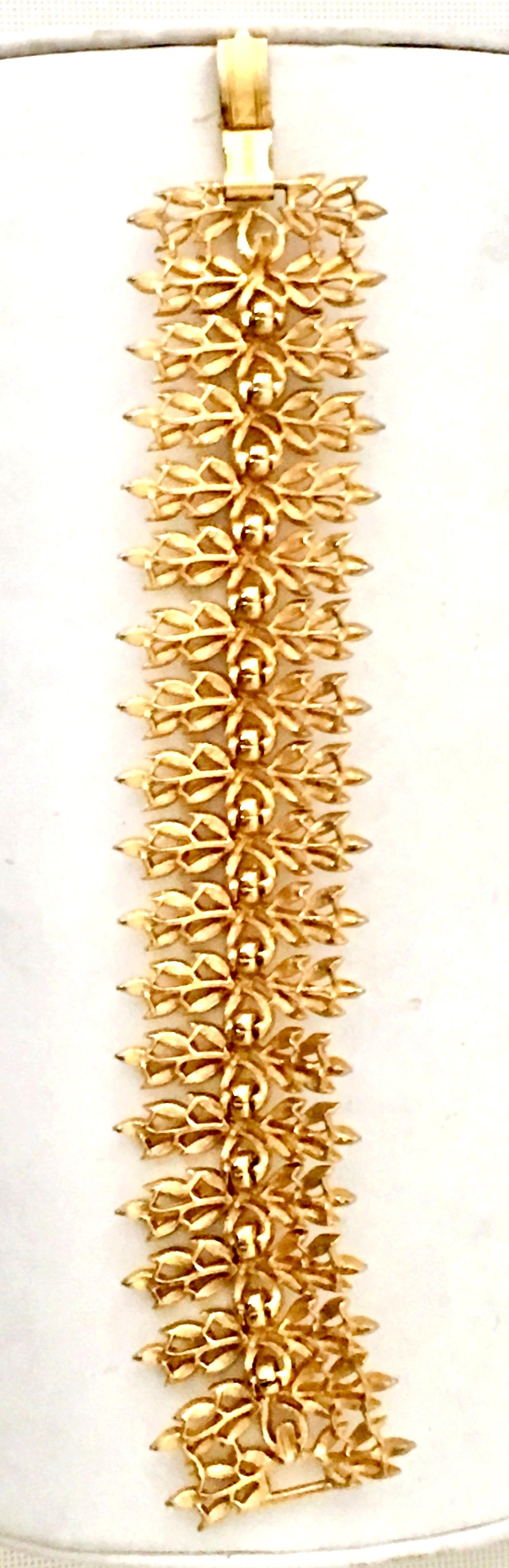 20th Century Gold Laurel Motif Necklace & Bracelet By, Lisner 5