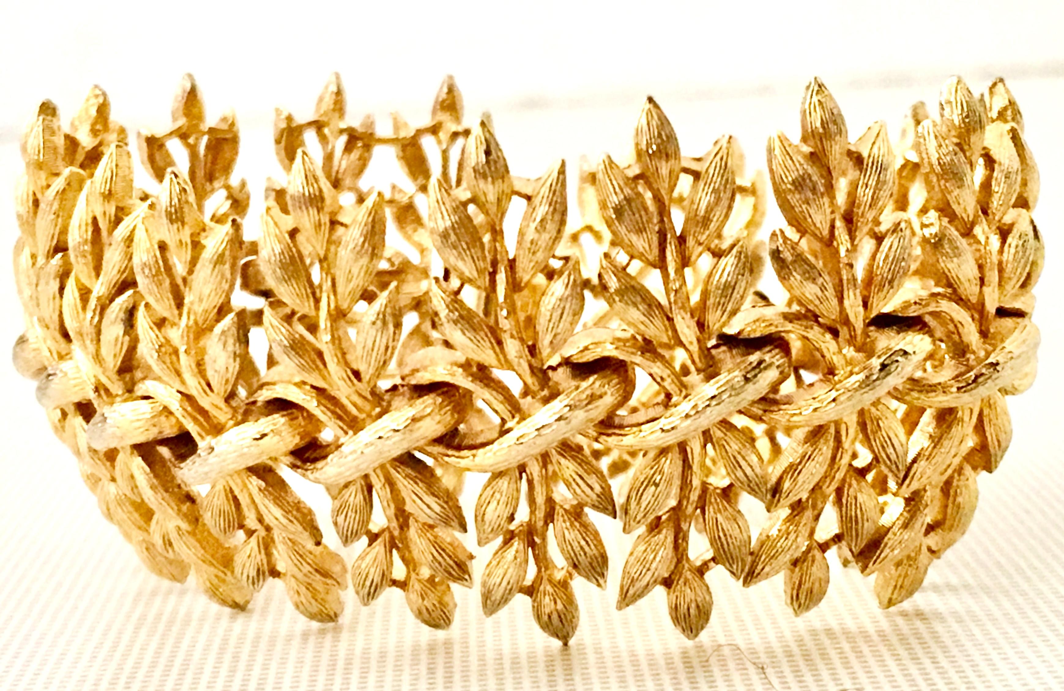 20th Century Gold Laurel Motif Necklace & Bracelet By, Lisner 1