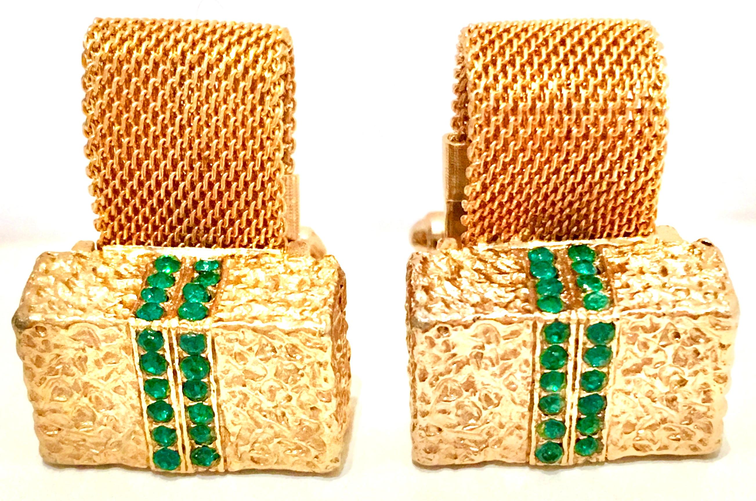 20th Century Gold Mesh & Emerald Crystal Rhinestone Cufflinks In Good Condition For Sale In West Palm Beach, FL