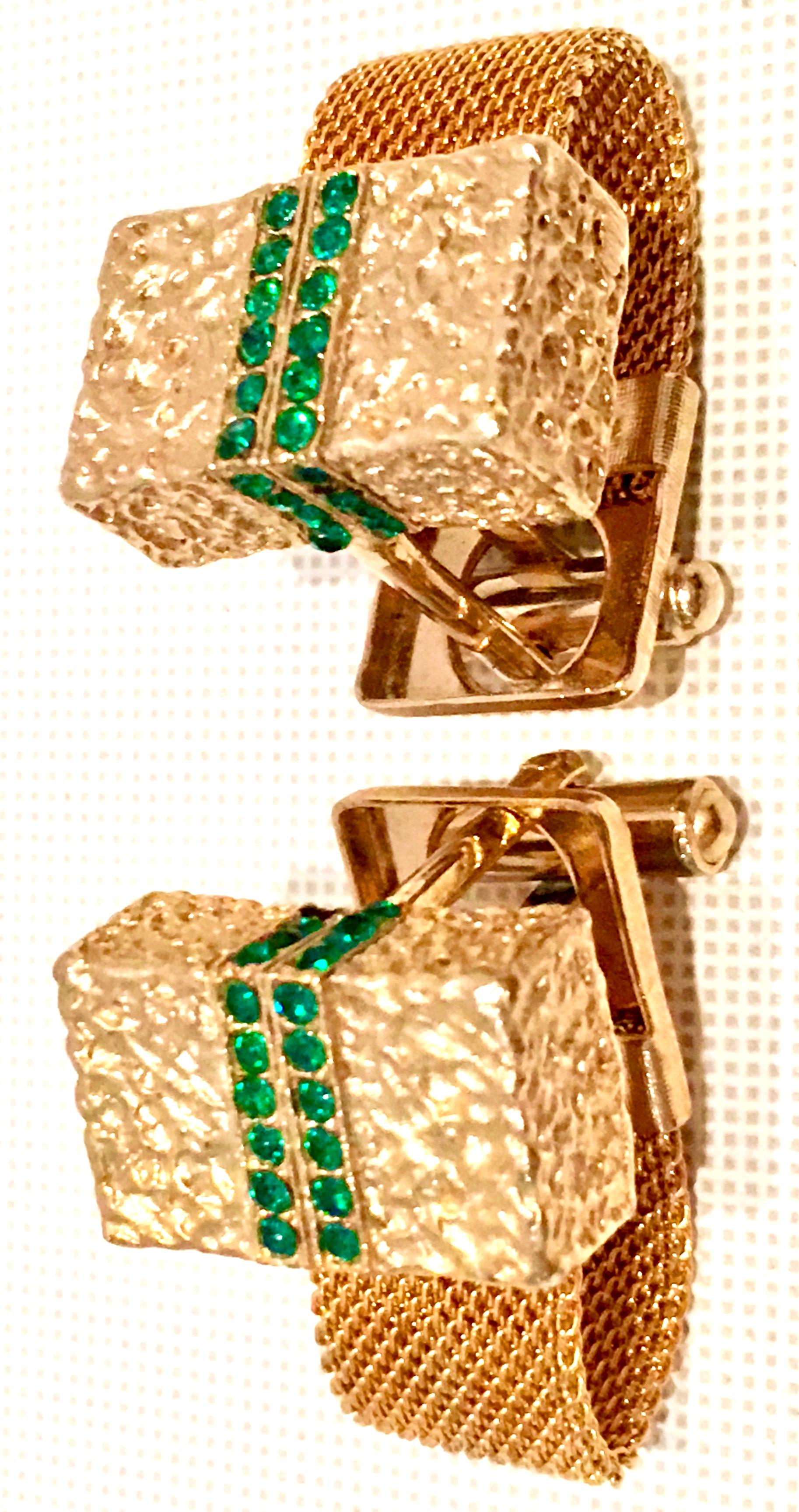 20th Century Gold Mesh & Emerald Crystal Rhinestone Cufflinks For Sale 2