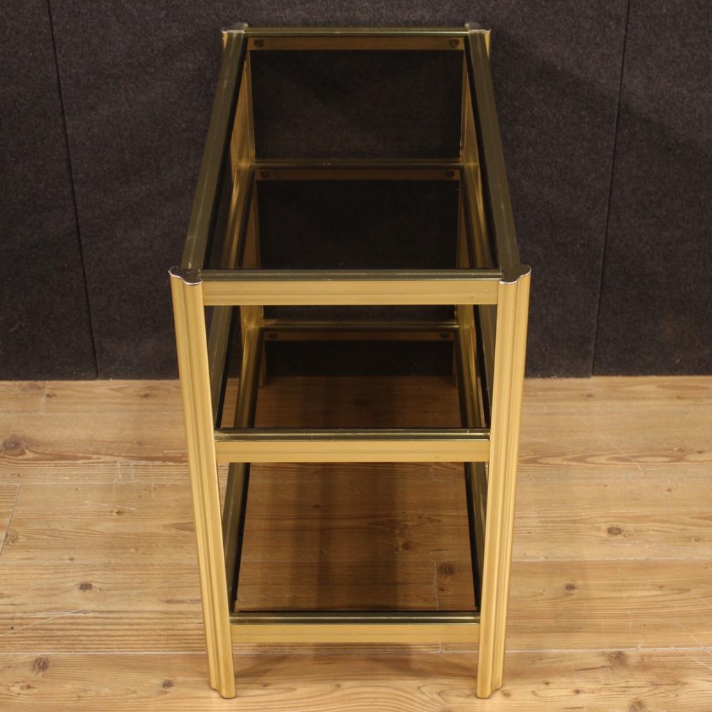 Métal Table d'appoint à étagère en métal doré et verre du 20e siècle, Italian Modern Design, 1980 en vente