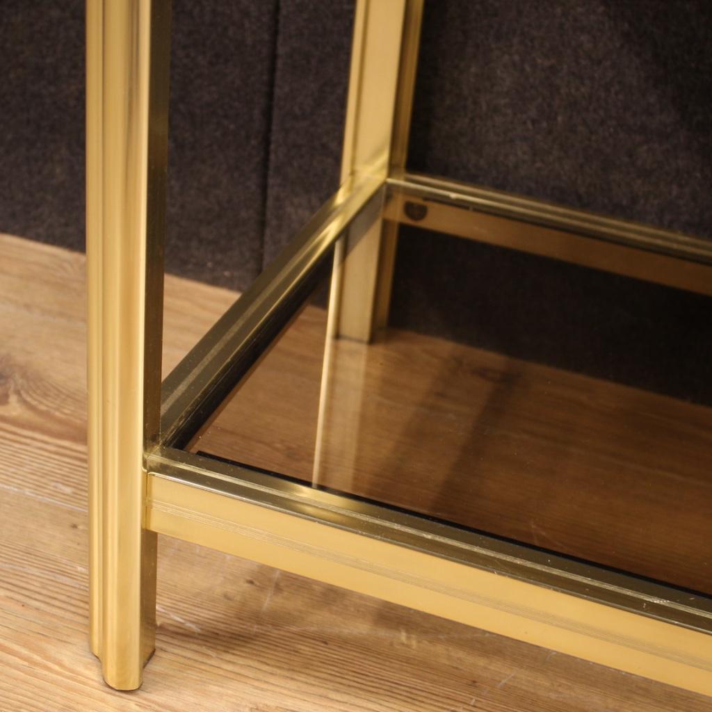 Table d'appoint à étagère en métal doré et verre du 20e siècle, Italian Modern Design, 1980 en vente 2