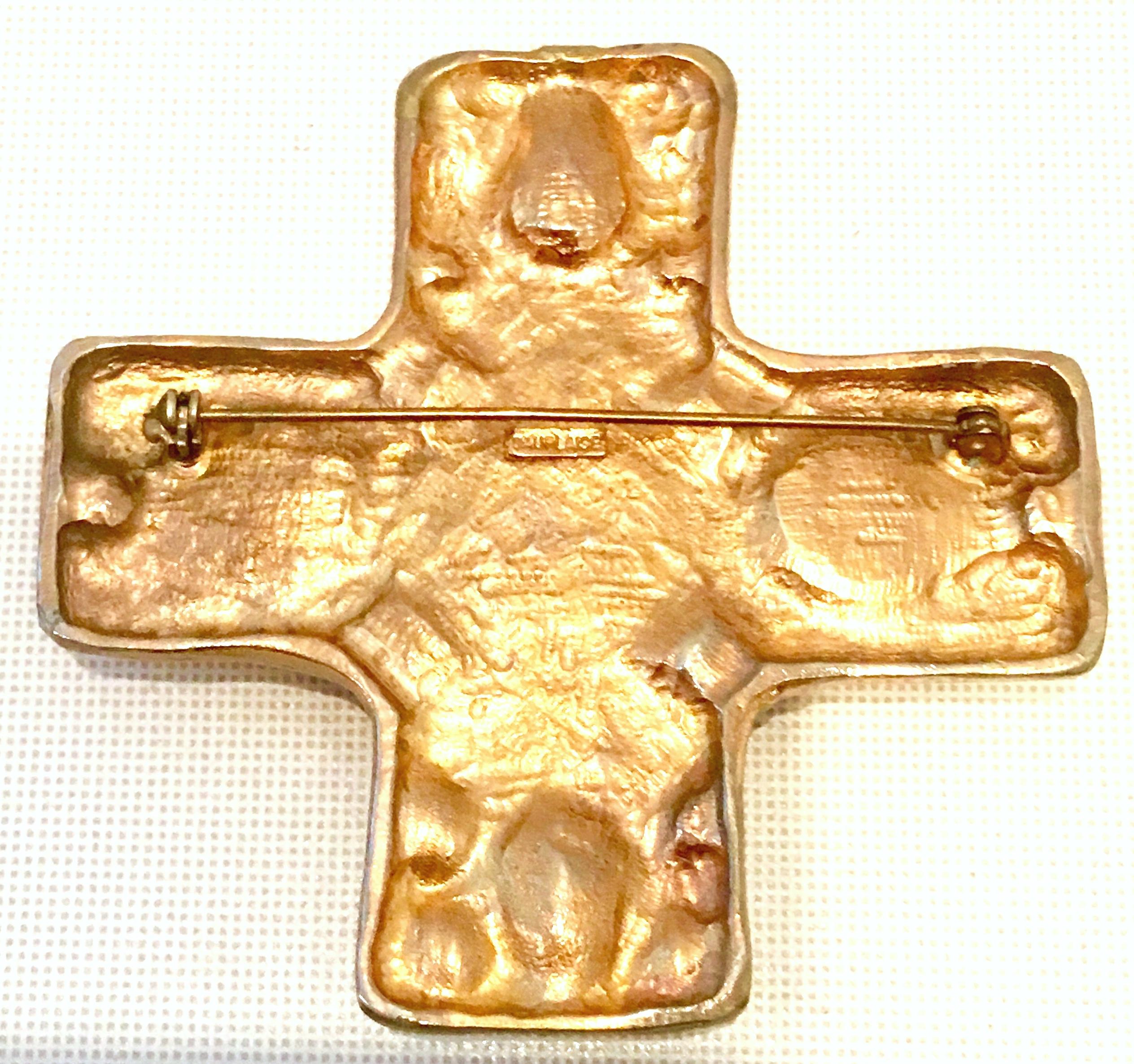  20th Century Gold Molded Glass & Crystal Maltese Cross Brooch By, Dauplaise 2