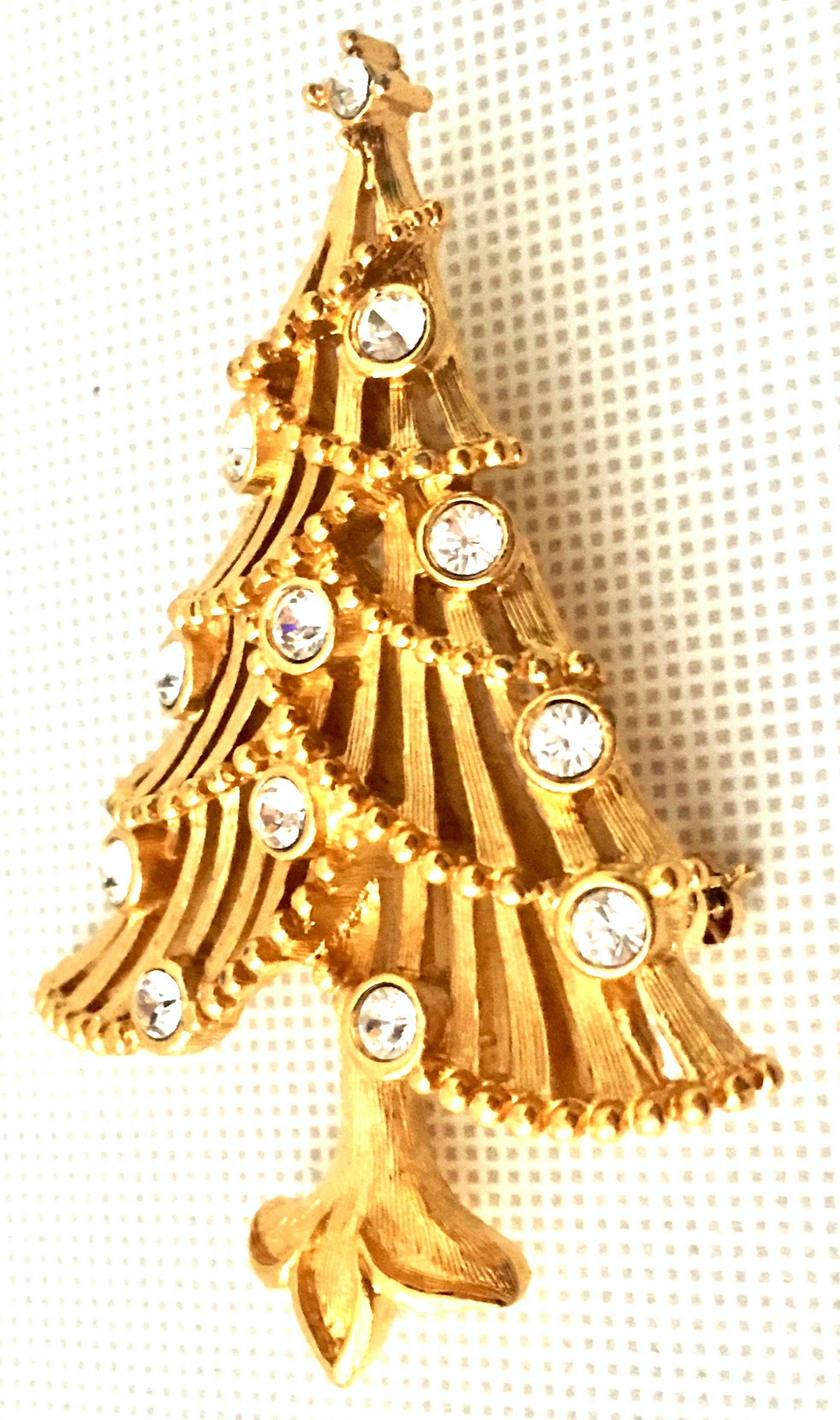 20th Century Gold Plate & Austrian Crystal Dimensional Christmas Tree Brooch In Good Condition In West Palm Beach, FL