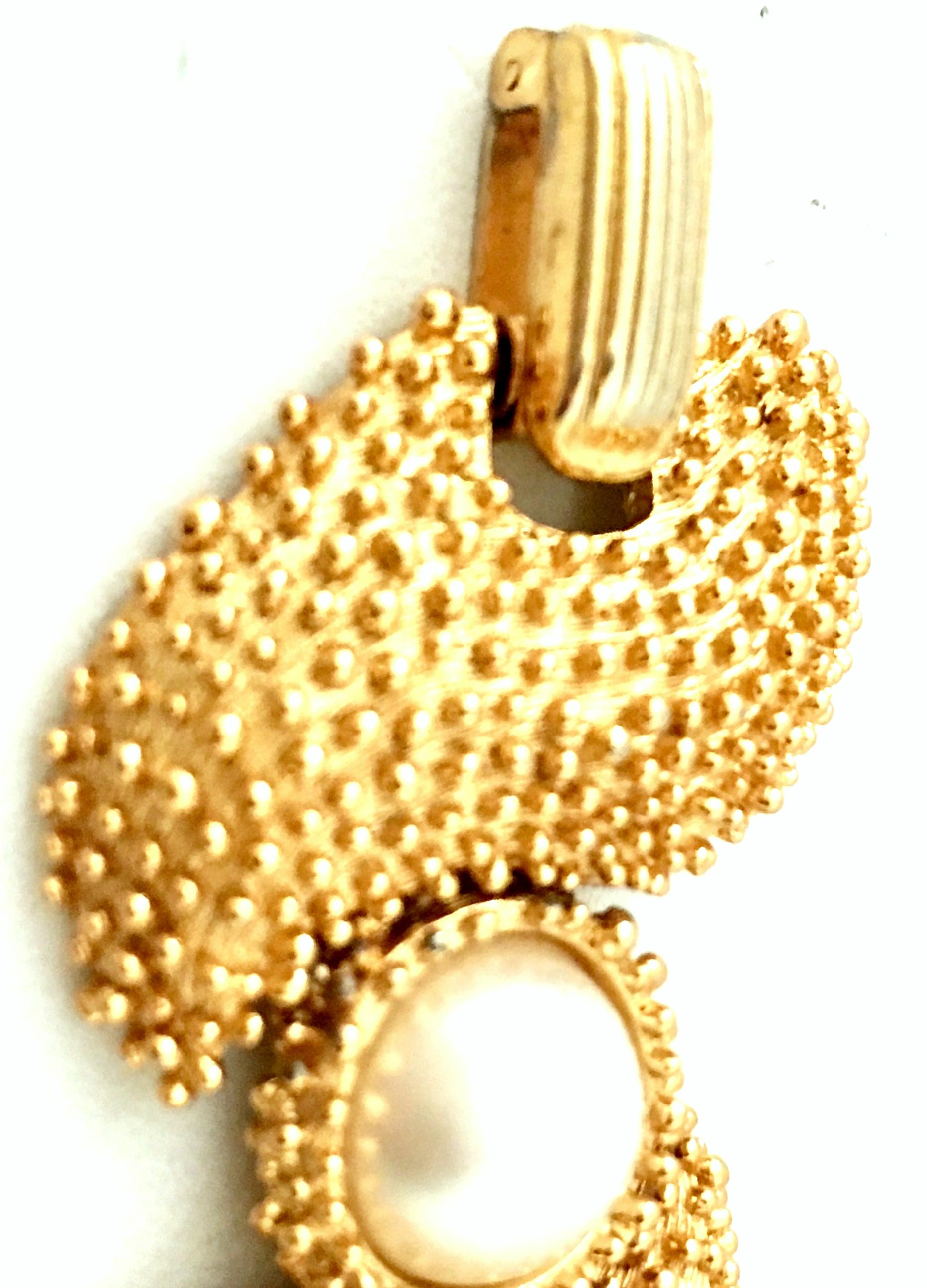 20th Century Gold Plate & Faux Pearl Necklace And Bracelet By, Trifari S/2 For Sale 7