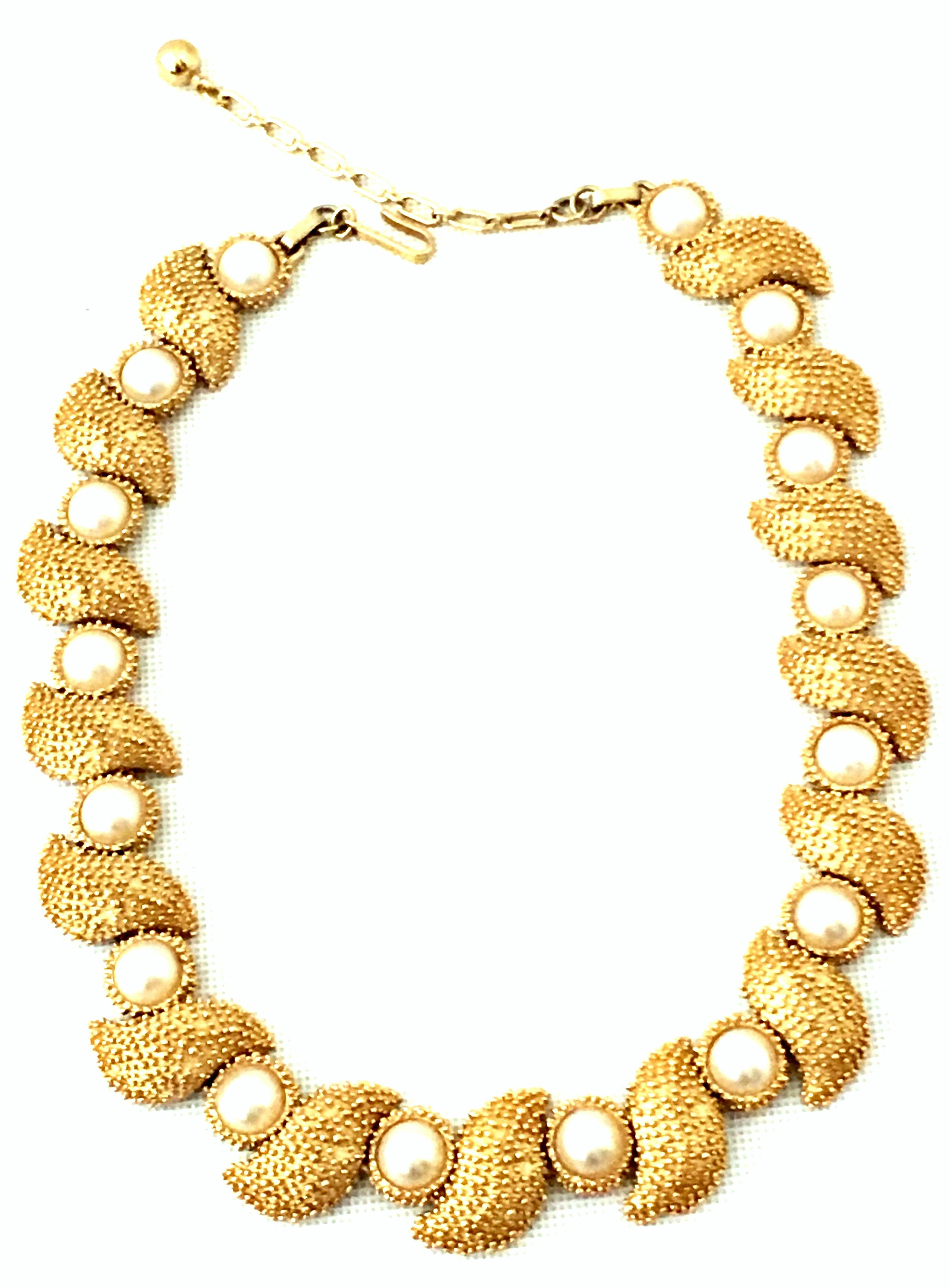 trifari jewelry pearl necklace