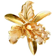 20th Century Gold Plate Mesh & Faux Pearl Dimensional Flower Brooch