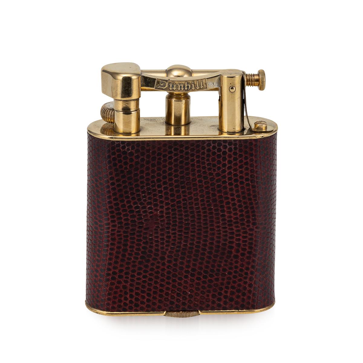 Autre Briquet de table Dunhill du 20e siècle en plaqué or et peau de serpent, c.1950 en vente