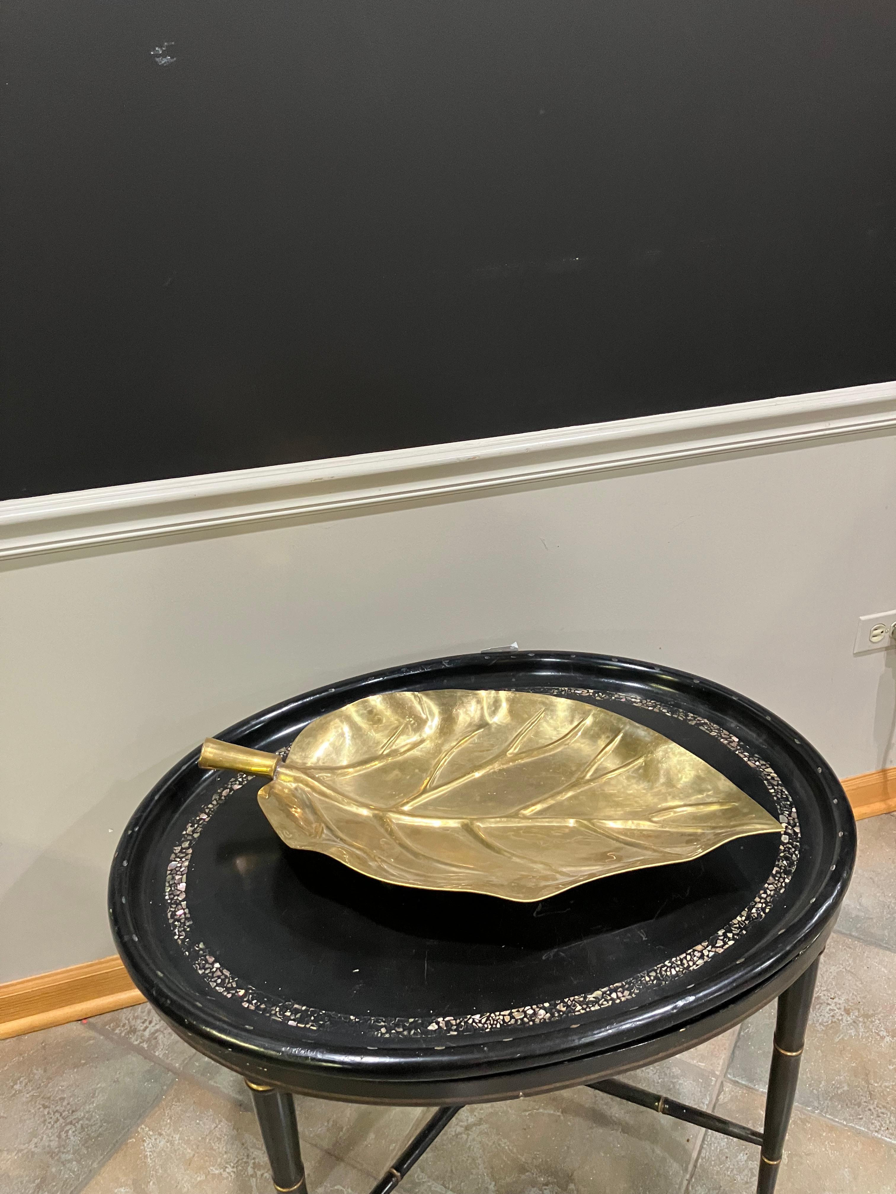 20th Century Gold-Tone Leaf Dish Metal en venta