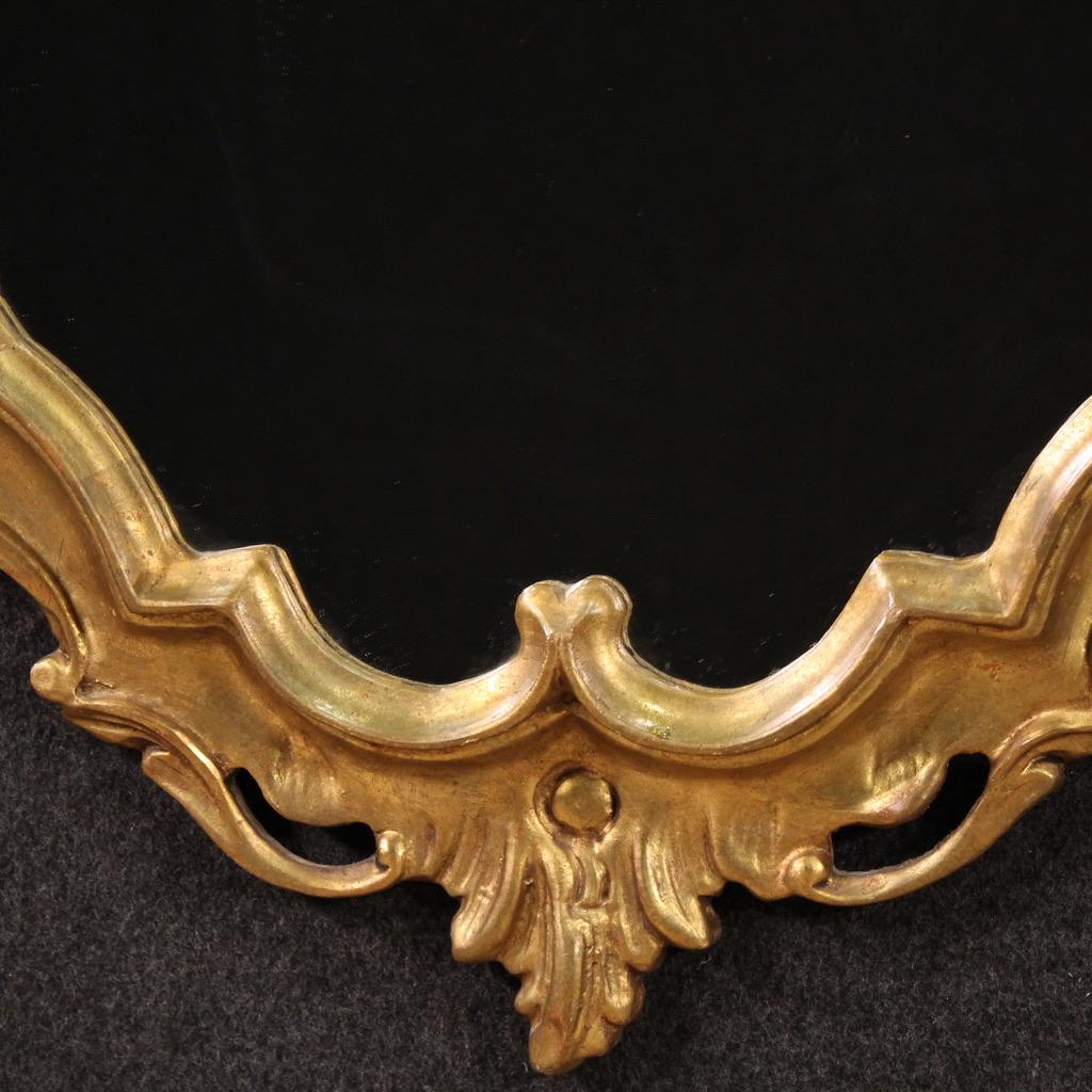 miroir italien du 20e siècle en bois doré de style Louis XV, 1970 en vente 4