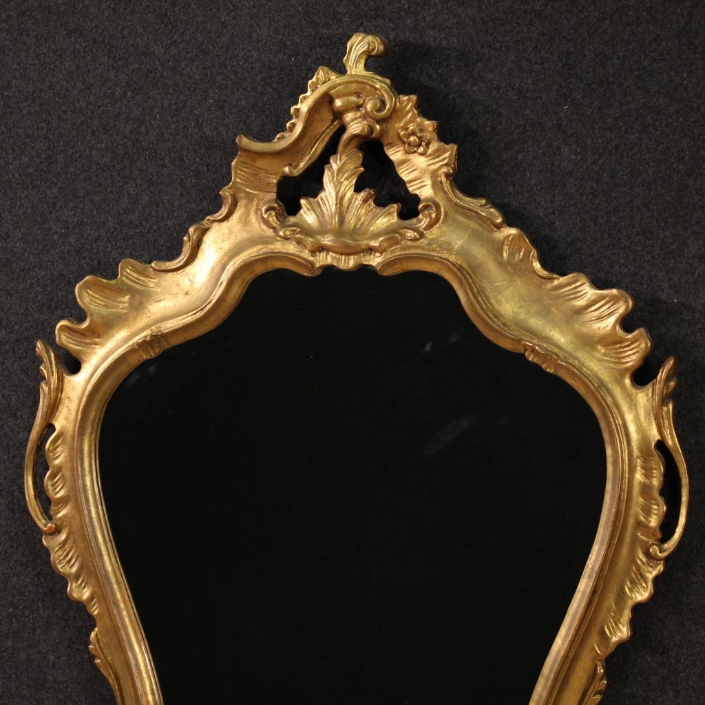Italian miroir italien du 20e siècle en bois doré de style Louis XV, 1970 en vente