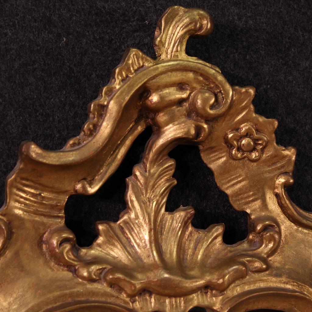 miroir italien du 20e siècle en bois doré de style Louis XV, 1970 en vente 3