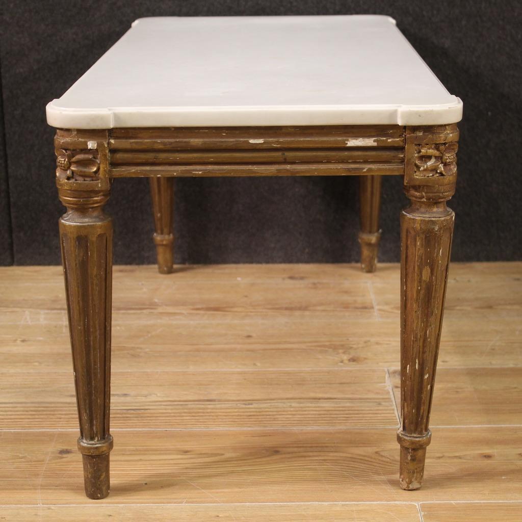 table basse italienne de style Louis XVI en bois doré du 20e siècle, 1970 en vente 1